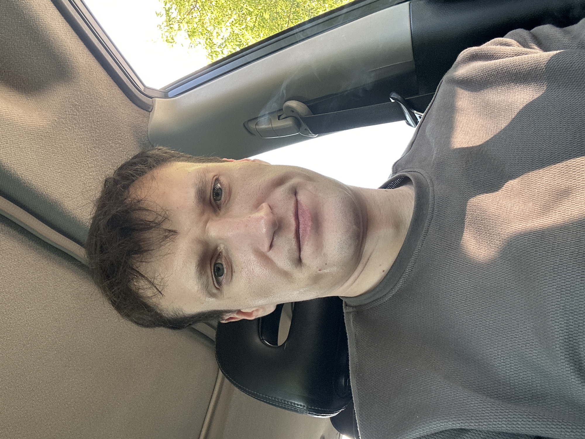 Parked by a lake in Makiv, selfies and scenery.