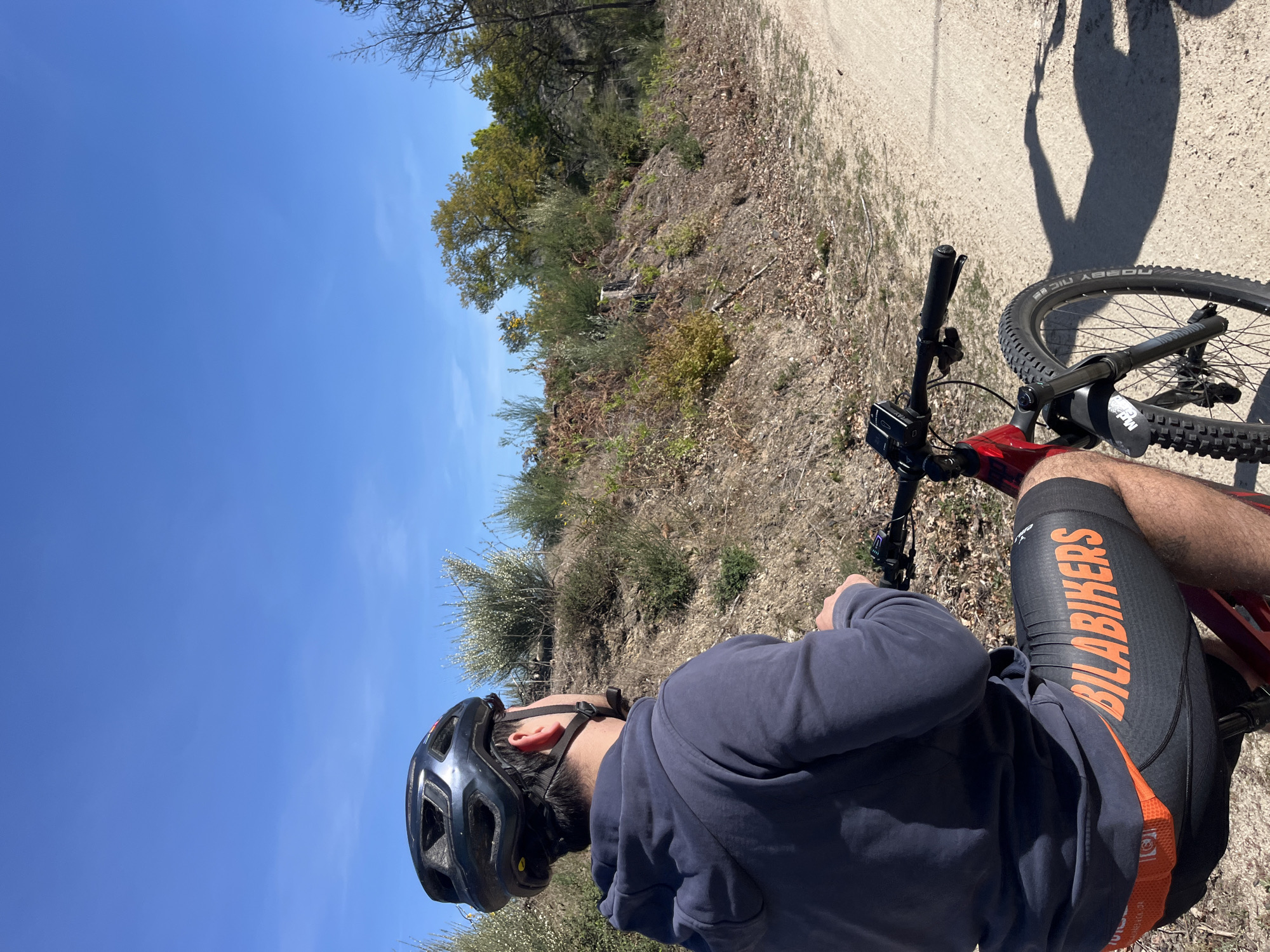 Mountain biker spotted on dirt trail in Vila Real