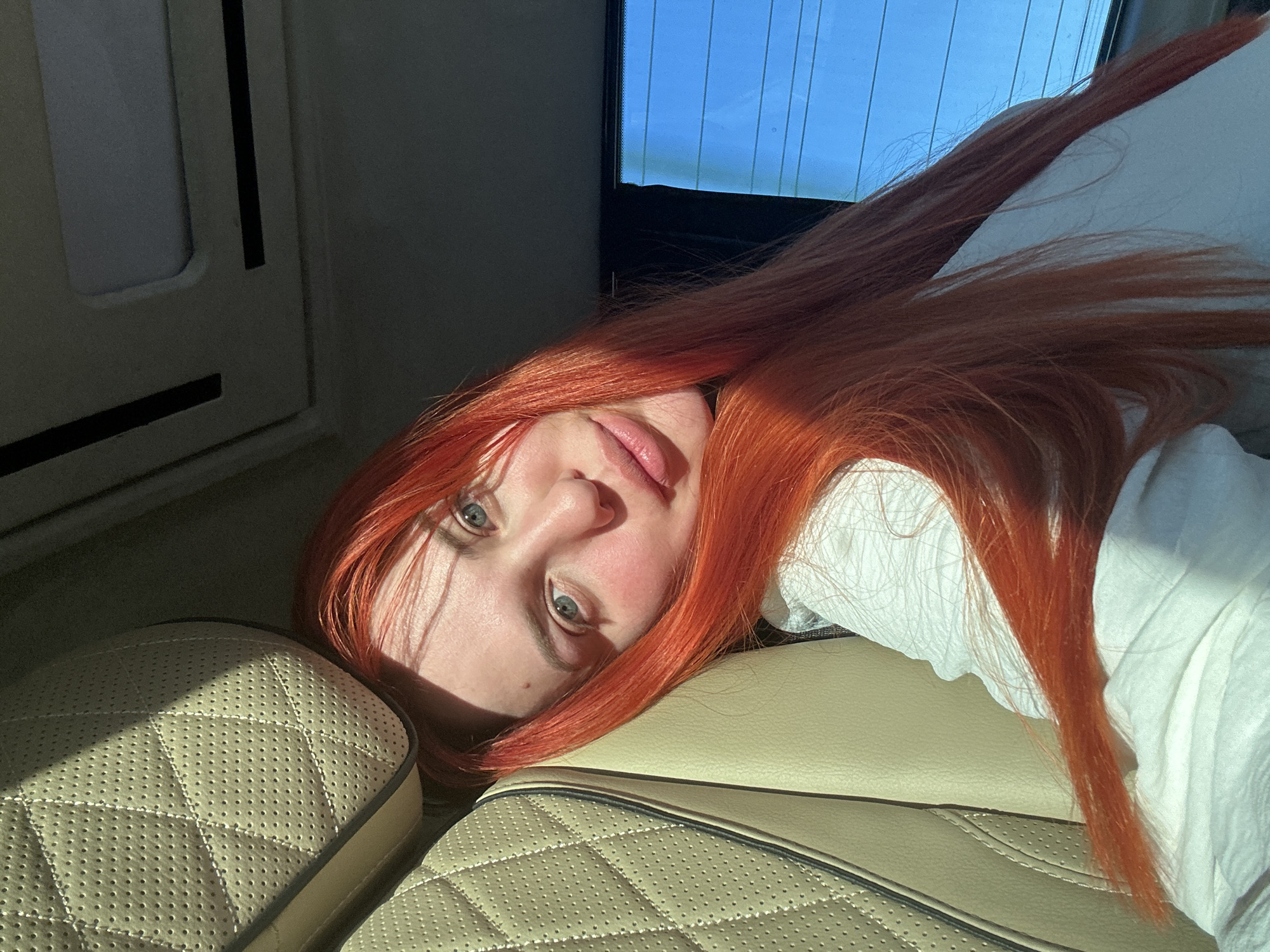 Sunroof selfie session in a parked car, Eyüpsultan