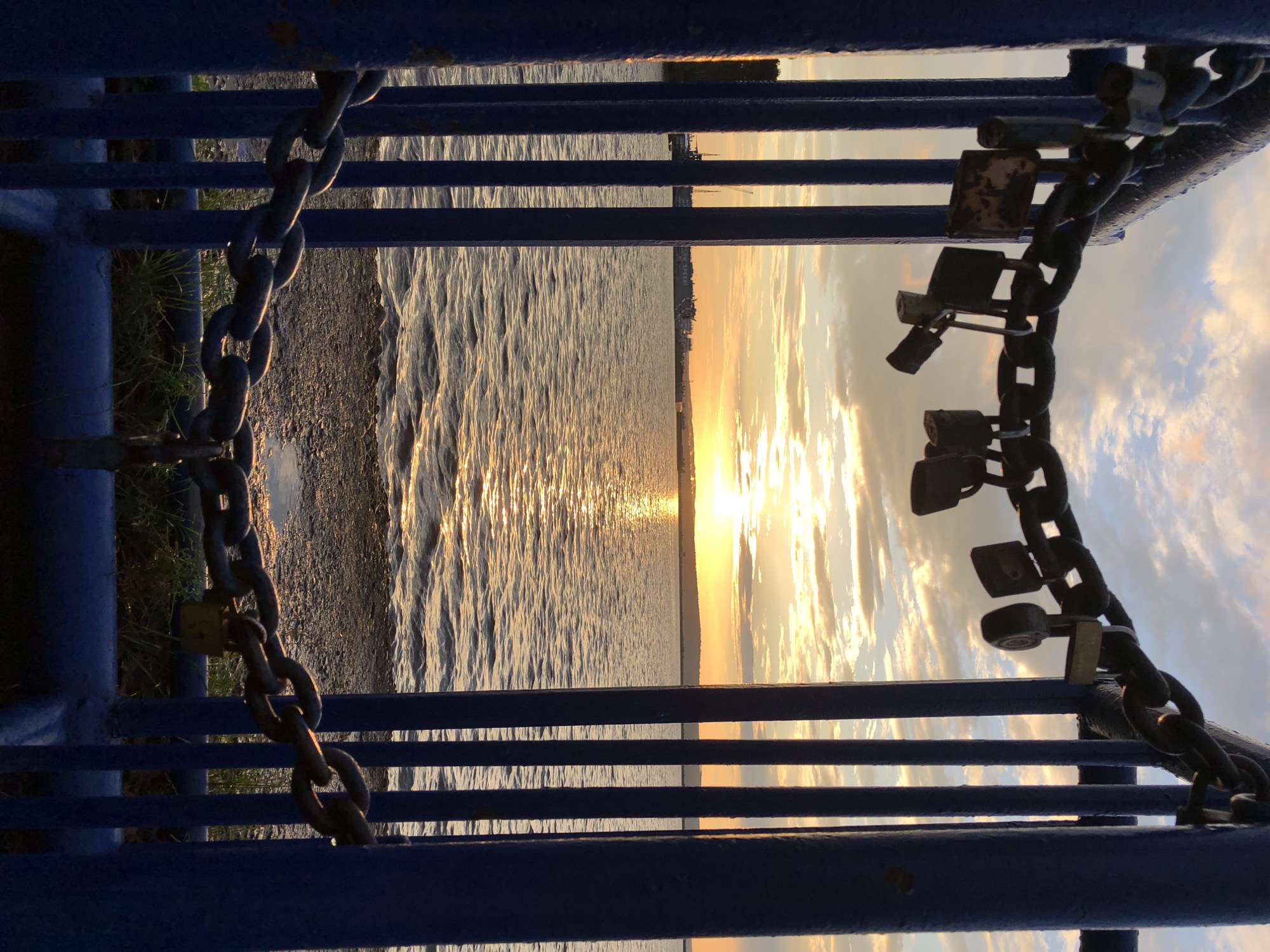 Sunset over Kama River draws photographers to Chaikovsky embankment