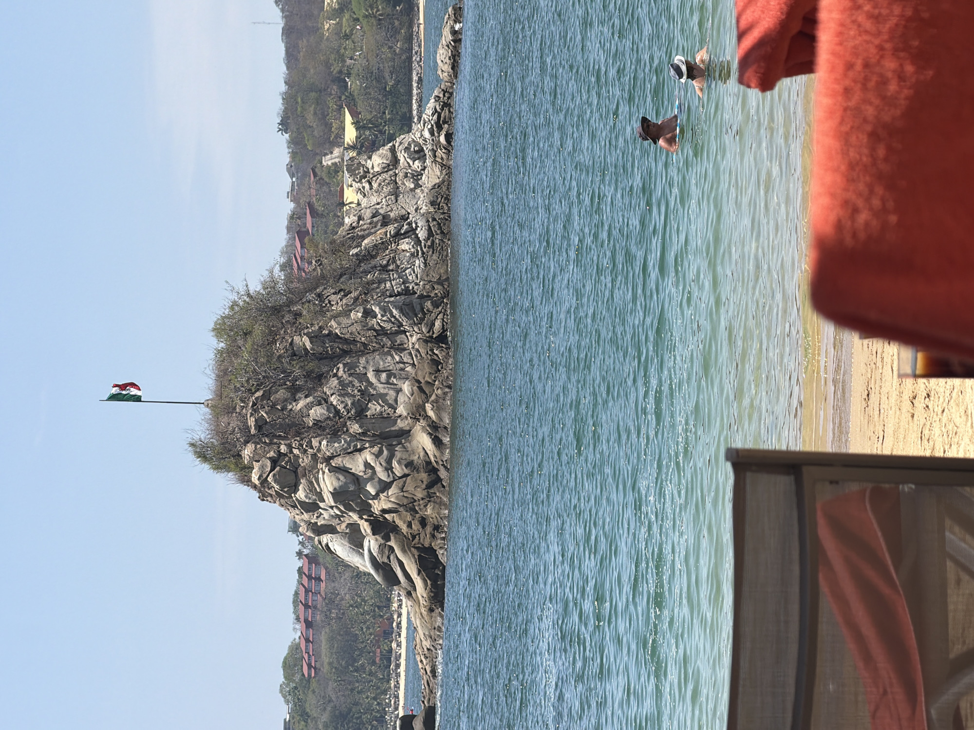 Visitors spotted at Mexican flag outcrop in Bahía de Conejos