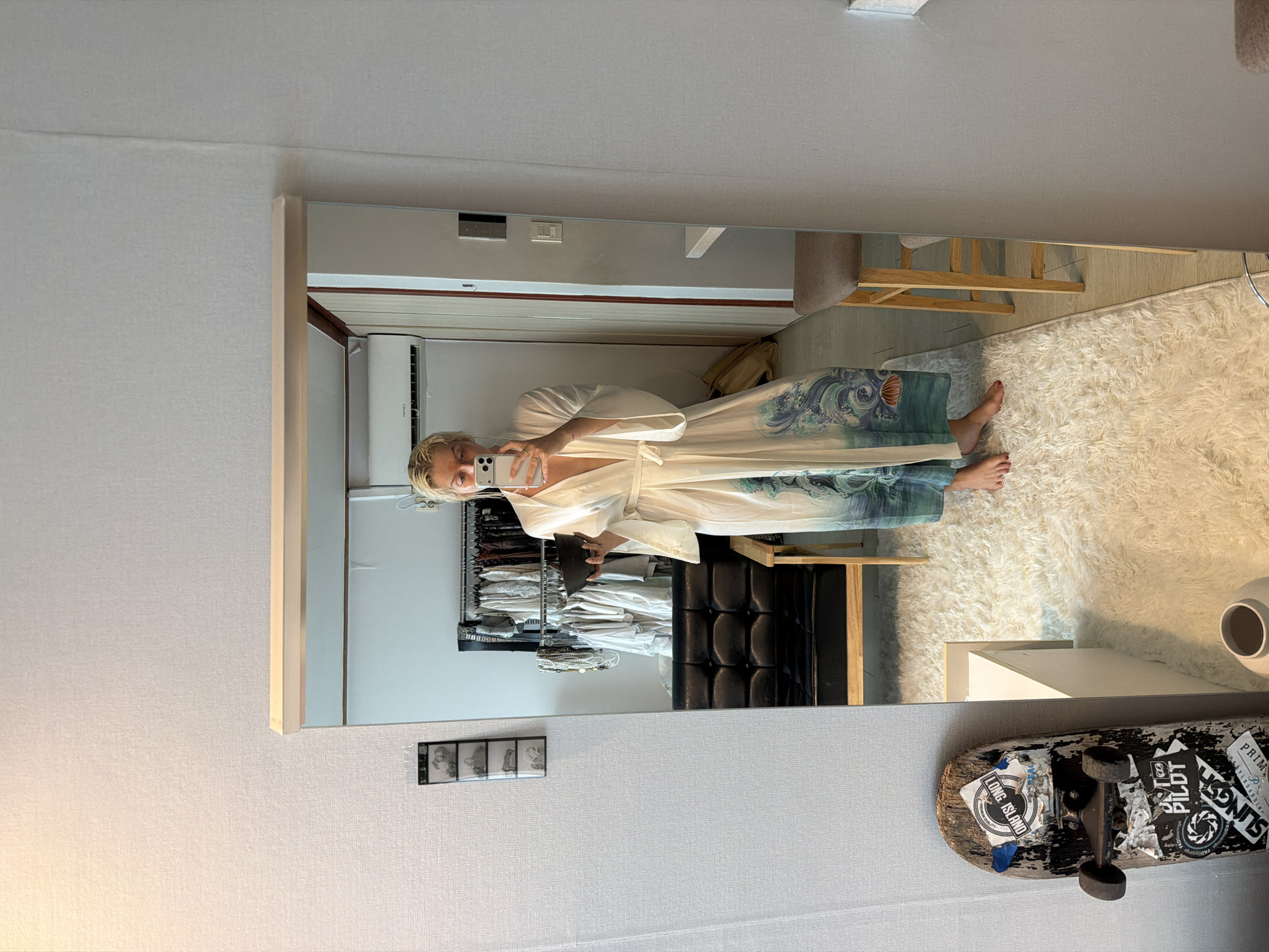 Late night mirror selfies captured in Seoul apartment