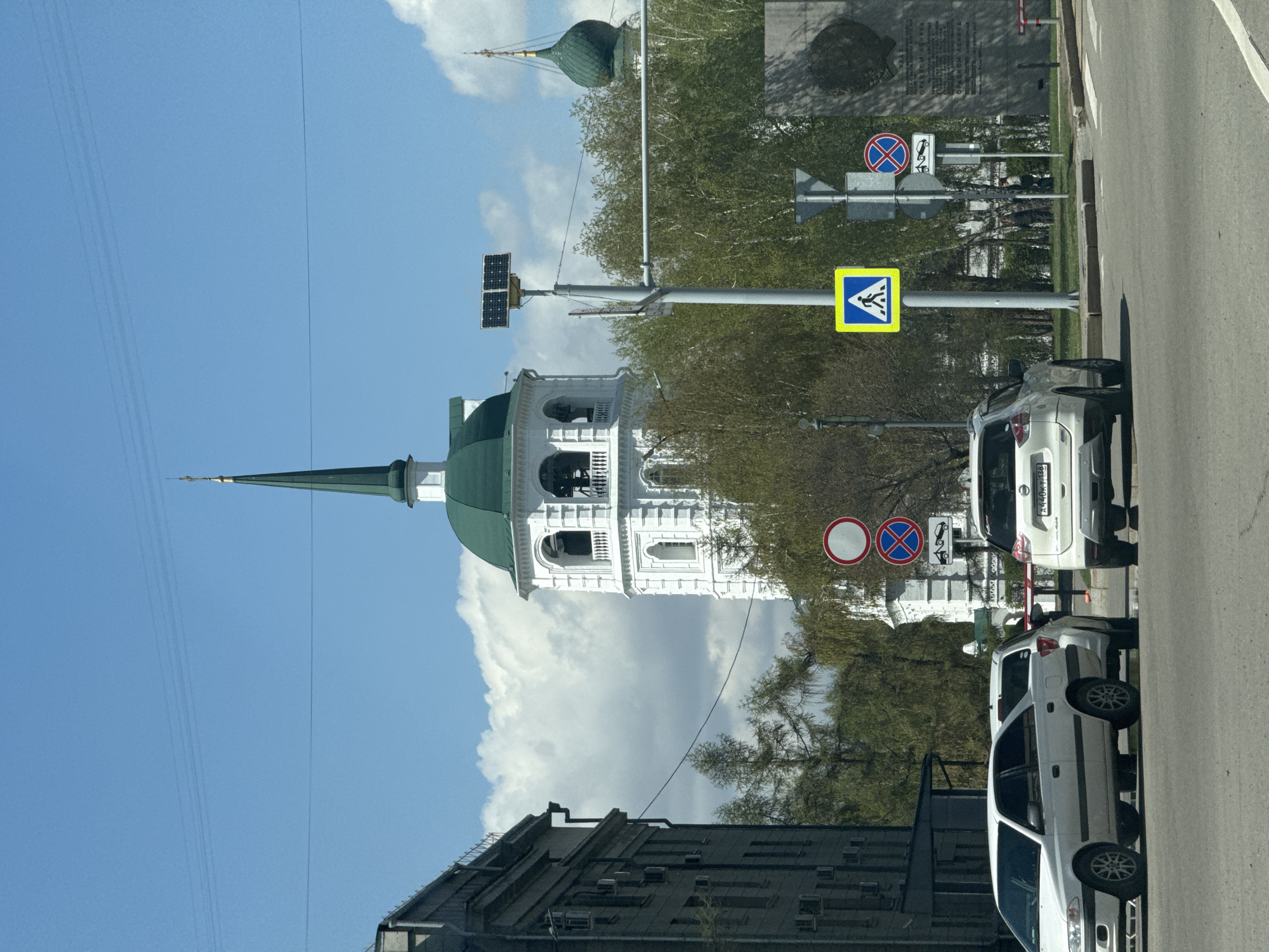 Morning photography documents Irkutsk's religious architecture and civic monuments