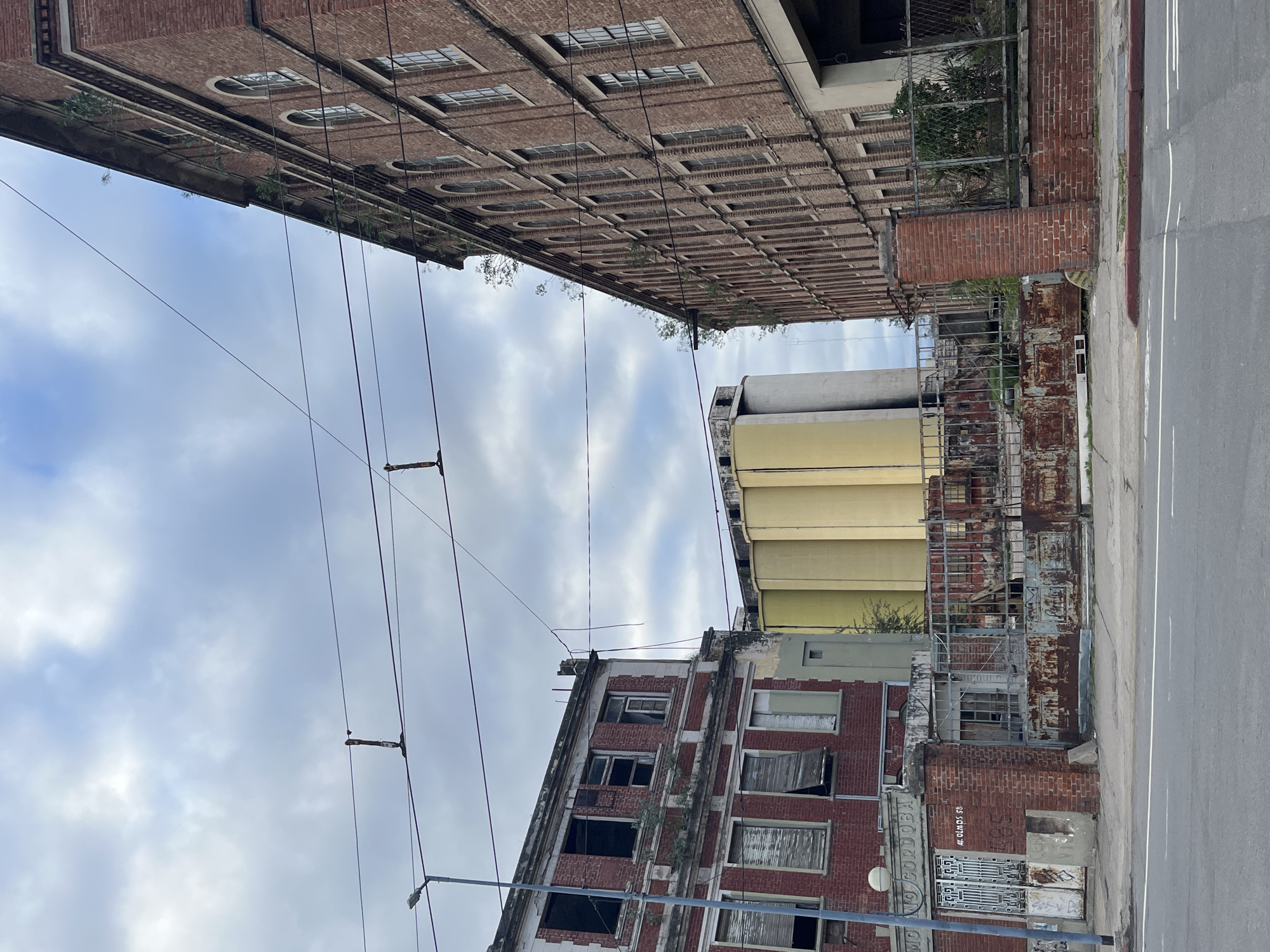 Contrasting architectural views documented in Córdoba, Argentina