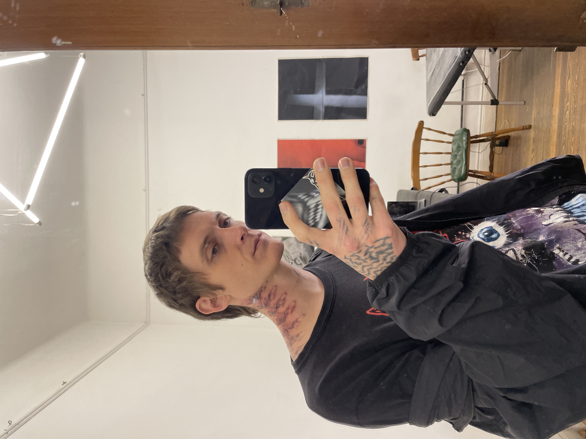 Person takes selfie indoors in Buenos Aires