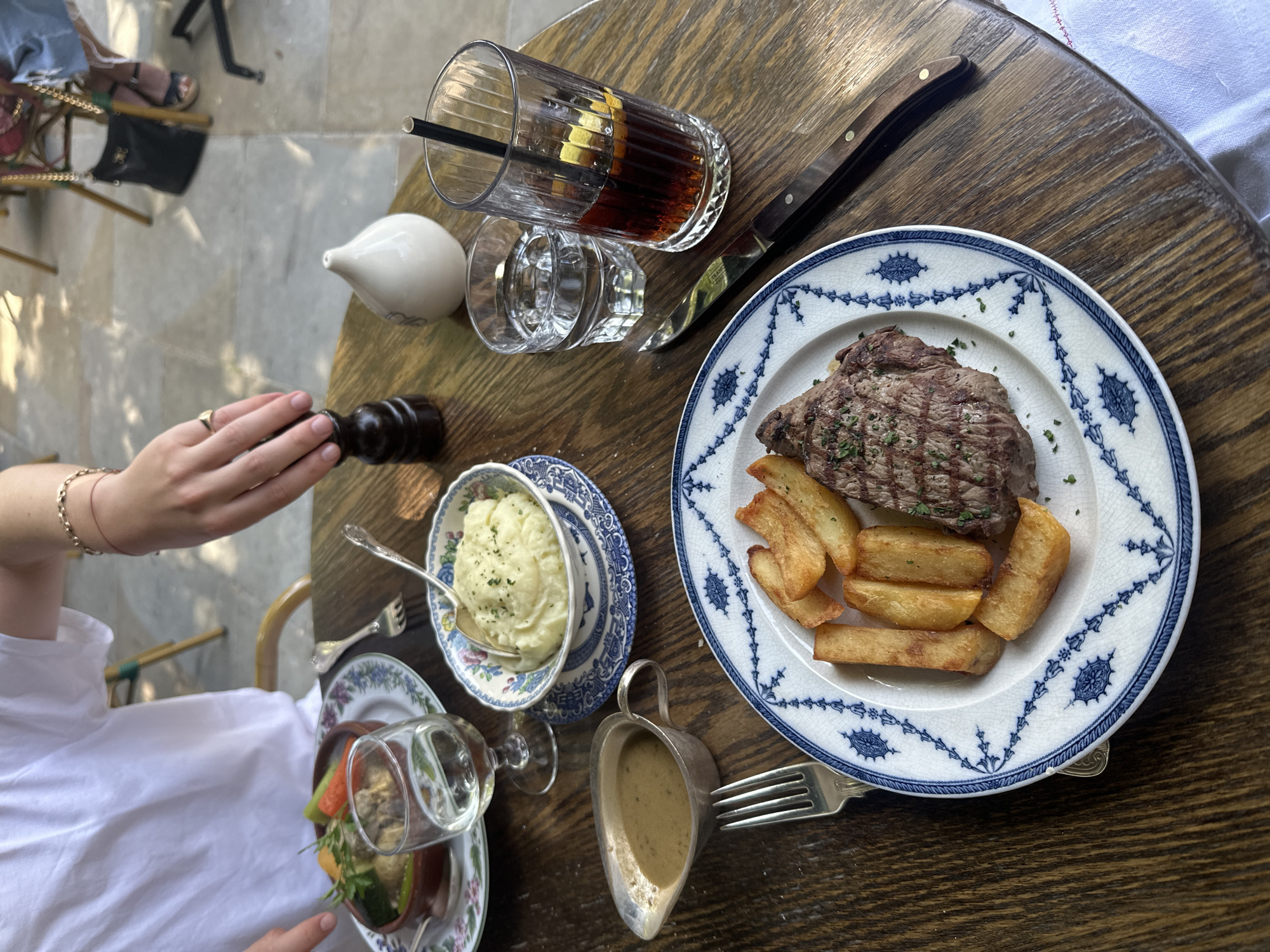 London dining experience documented across restaurants and urban landmarks