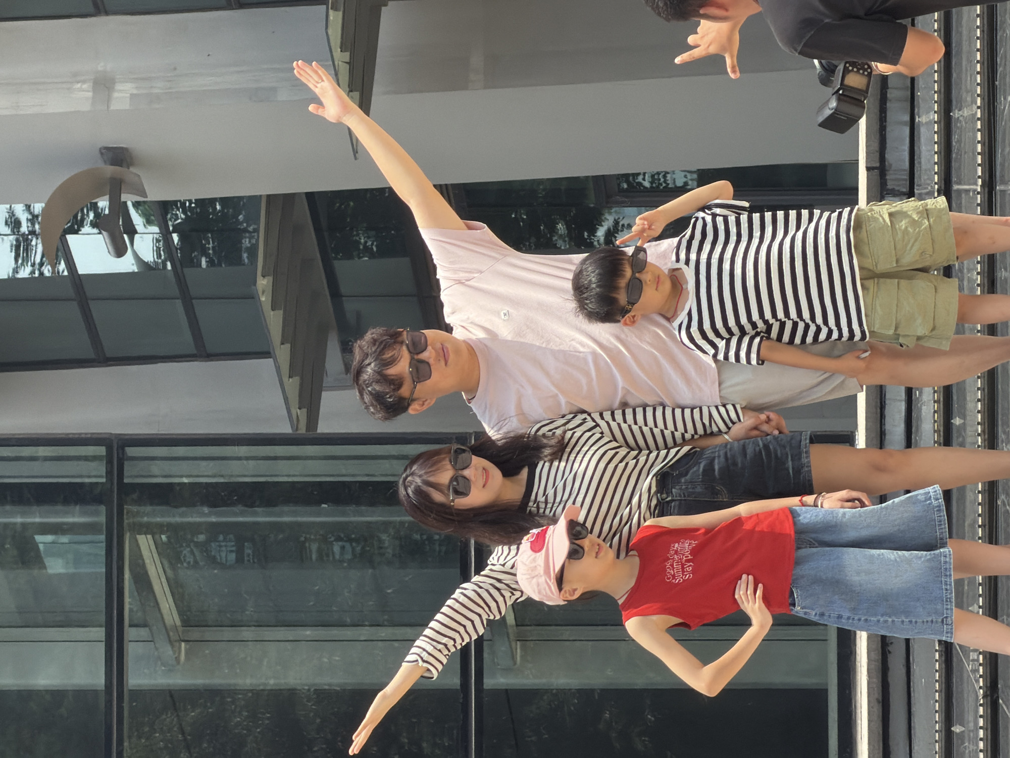 Morning activity around a Yuzhong District mall and plaza