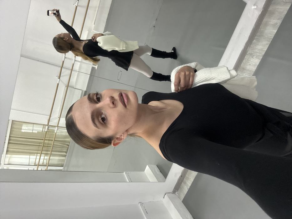 Woman practices dance moves, takes selfies in Tbilisi studio