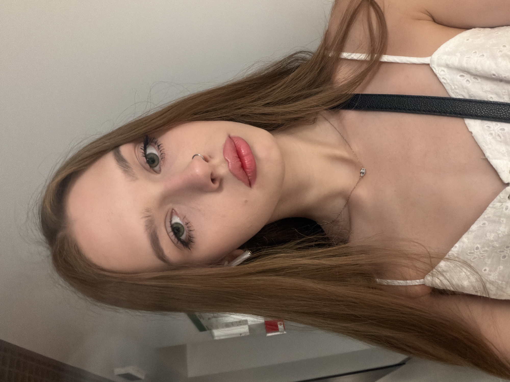 Selfie series from a morning out, white lace outfit throughout