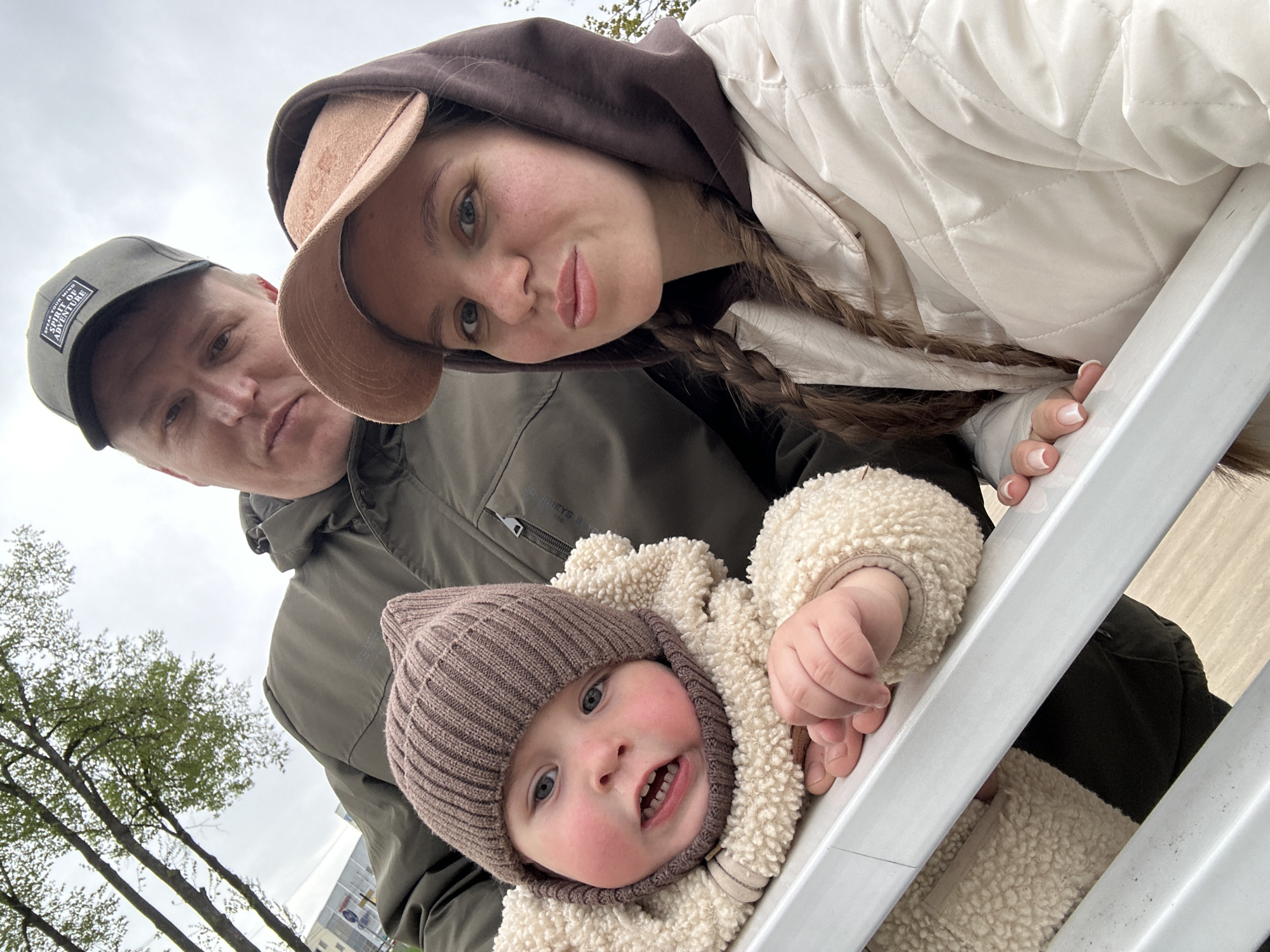 Families enjoy afternoon outing at Klin riverside park