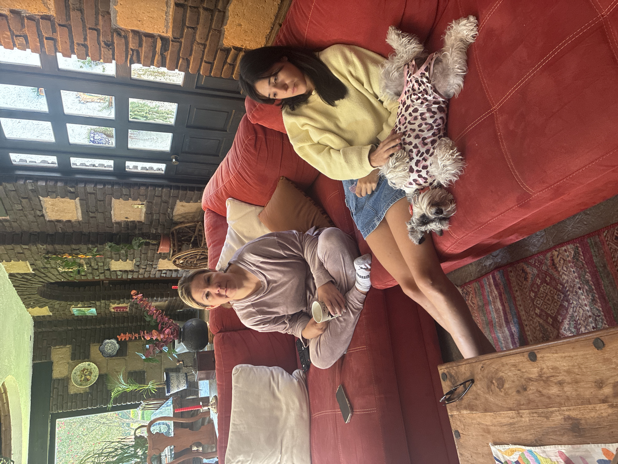 Casual gathering with pets documented in Cañada de Madero
