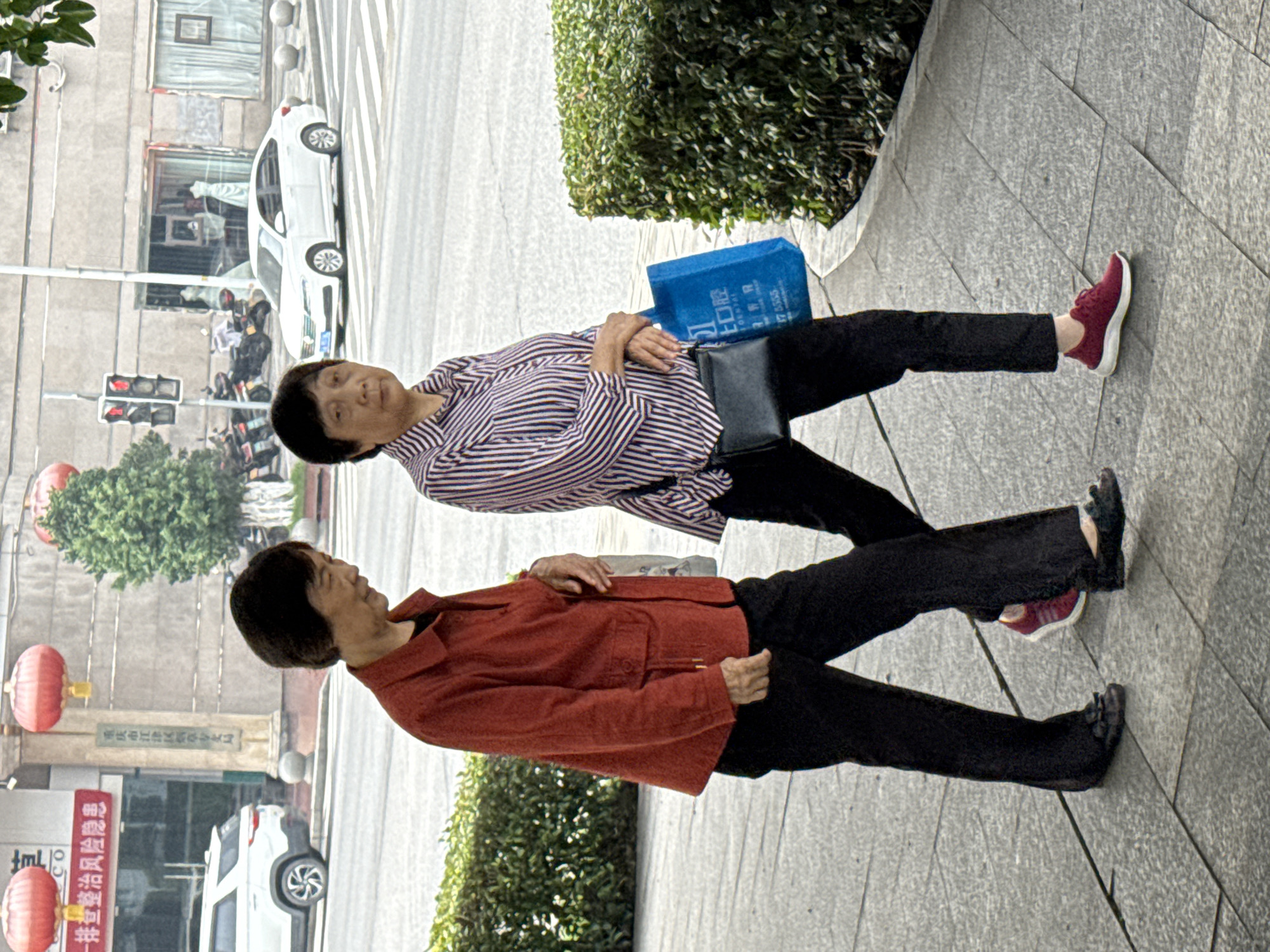 Morning life in Jiangjin: Tai Chi, sidewalk strolls, and a river monitoring boat