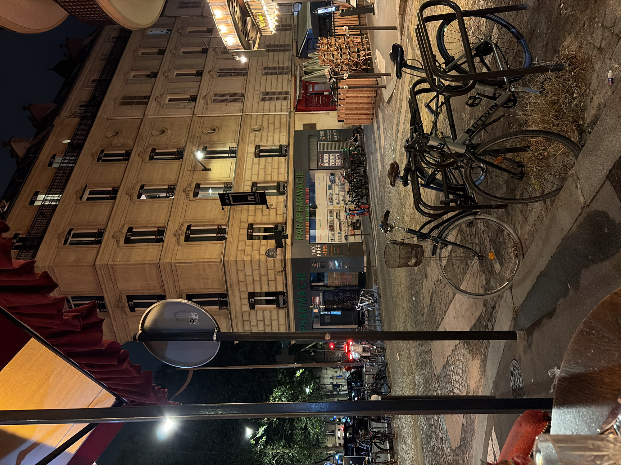 A rainy Paris night, moving between streets, cafés, and restaurants