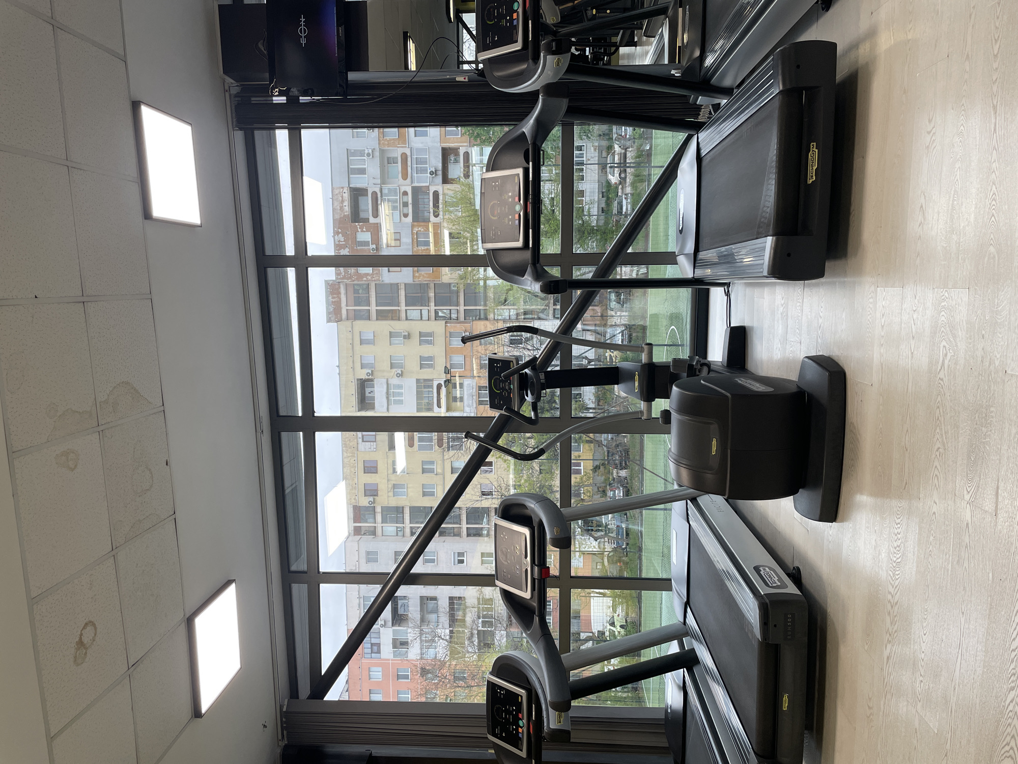 Gym-goer takes selfie during workout in Plovdiv fitness center