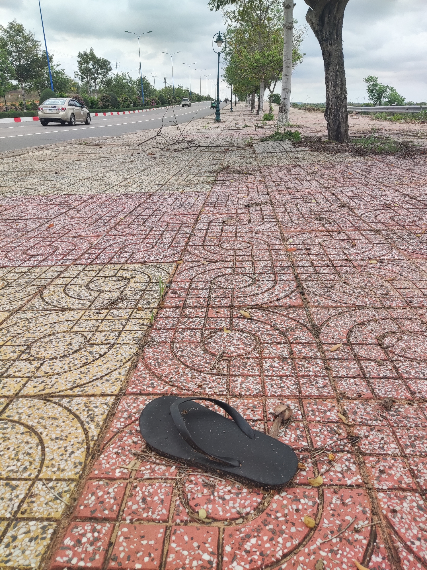 Early morning street life documented across coastal area