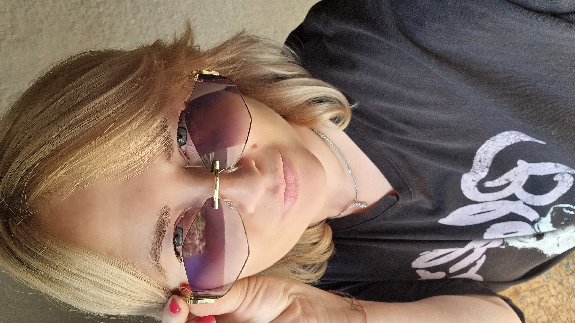 Summer afternoon selfies, wheat bundles, and Cyrillic cardboard