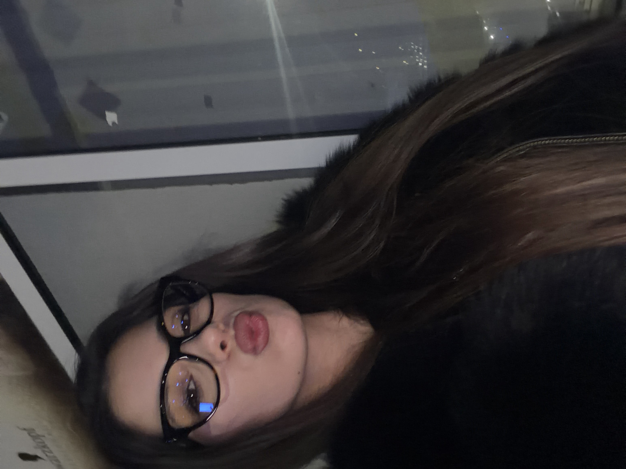 Woman photographed multiple times on Pernik street at night