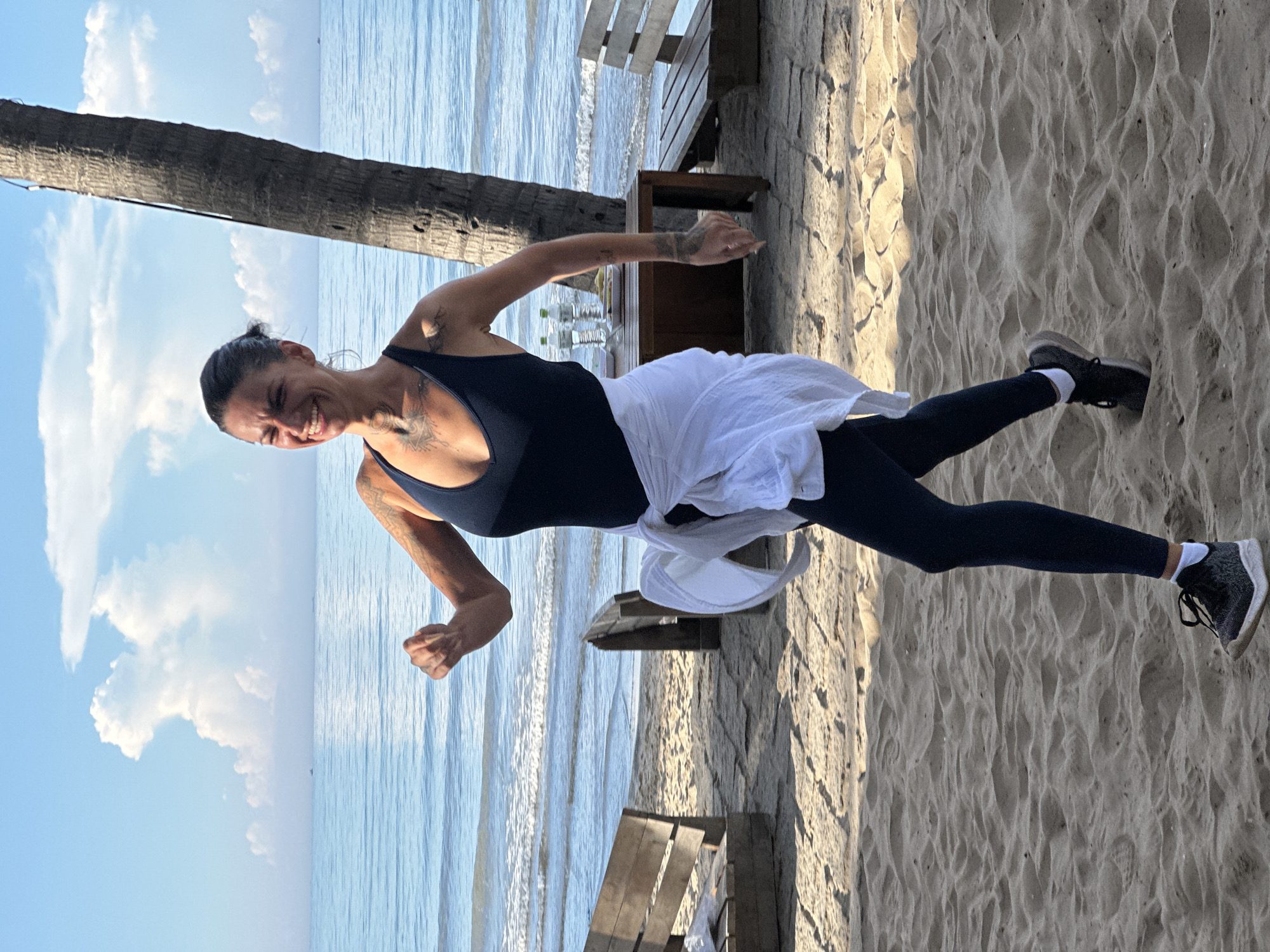 Beach activity and group hangout on Mũi Né's shoreline