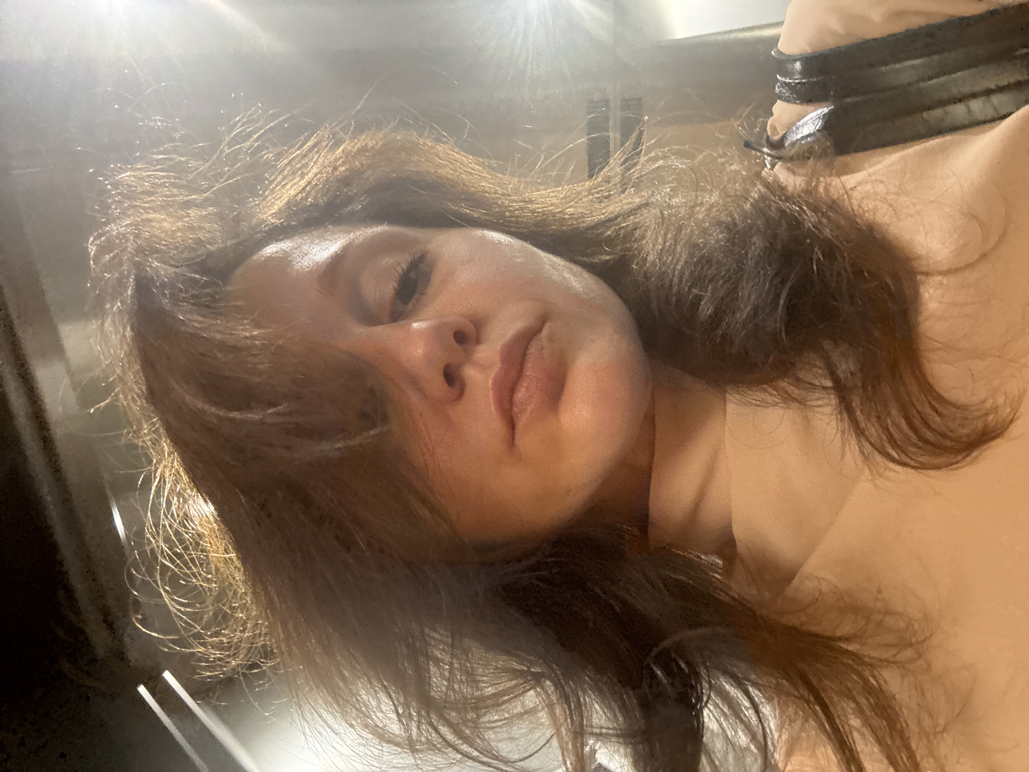 Woman takes early morning selfie in Dubai