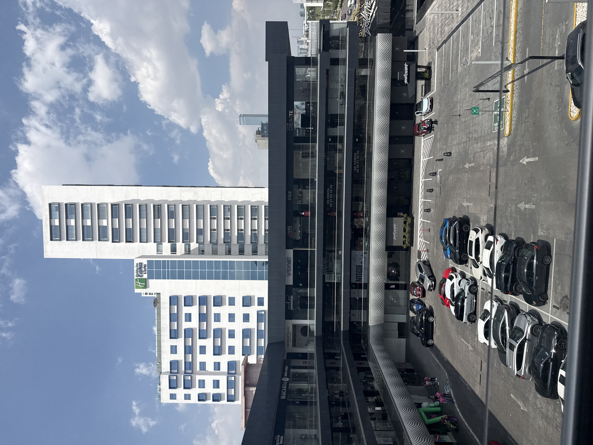 Modern commercial district documented in San Bernardino Tlaxcalancingo