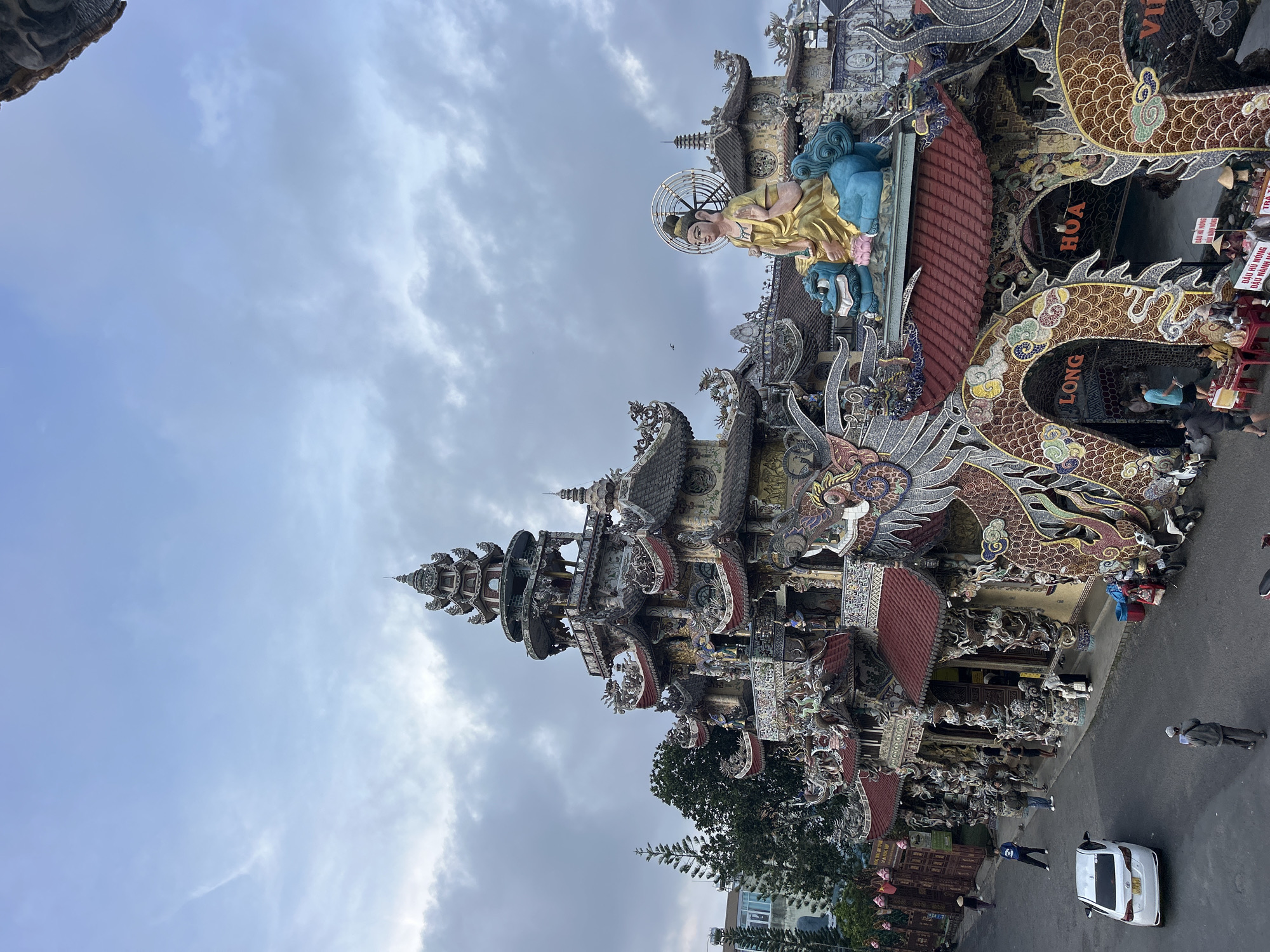 Temple visitor captures ornate Guanyin statue in Xuân Thành