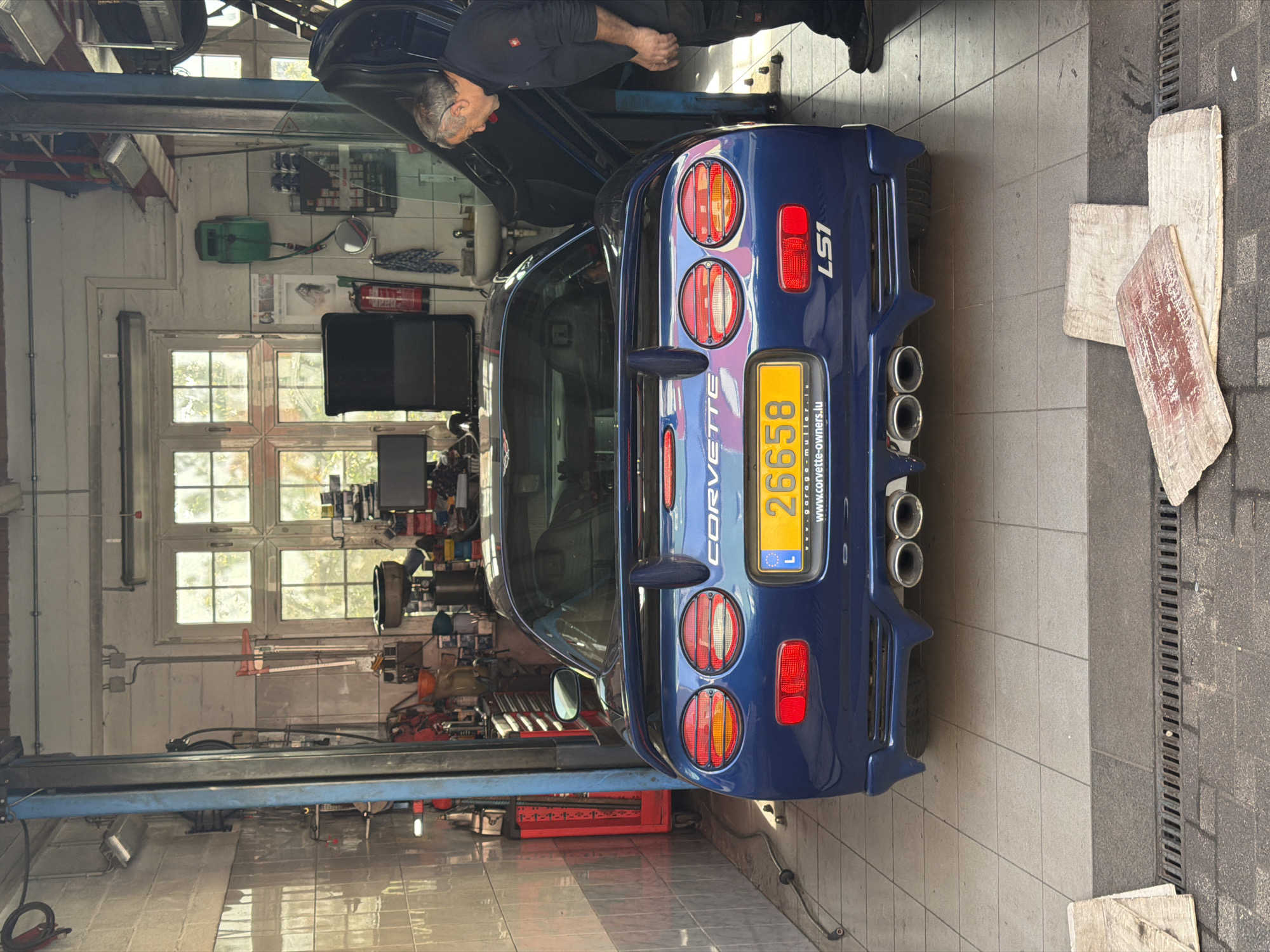 Blue Corvette C5 serviced at Tétange garage workshop