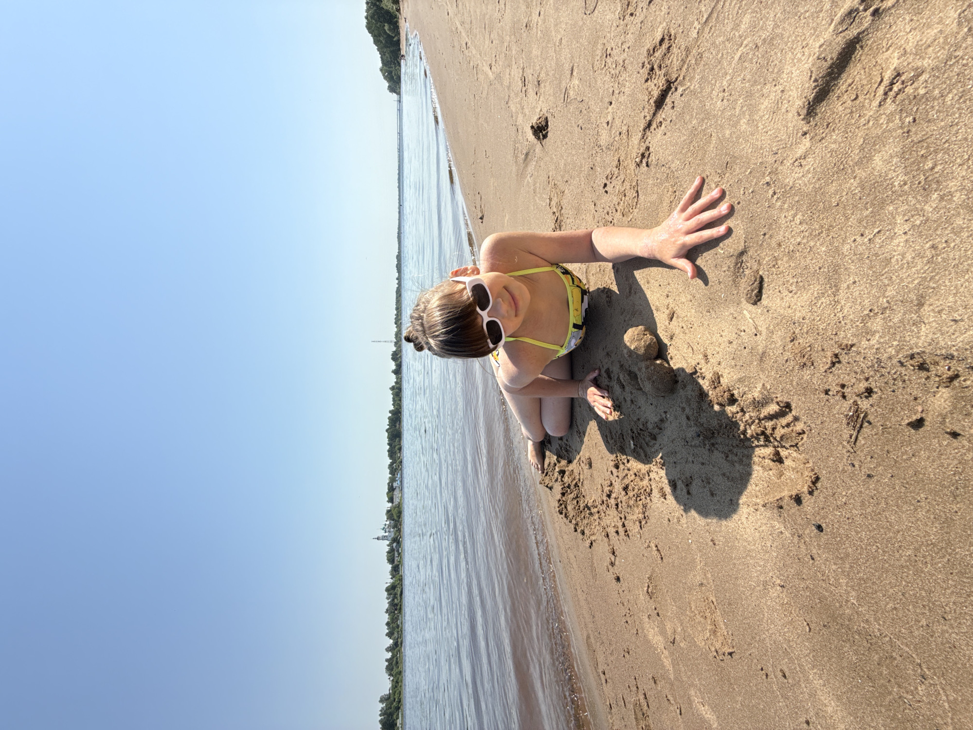 Morning beachgoers spotted at two Russian riverside locations