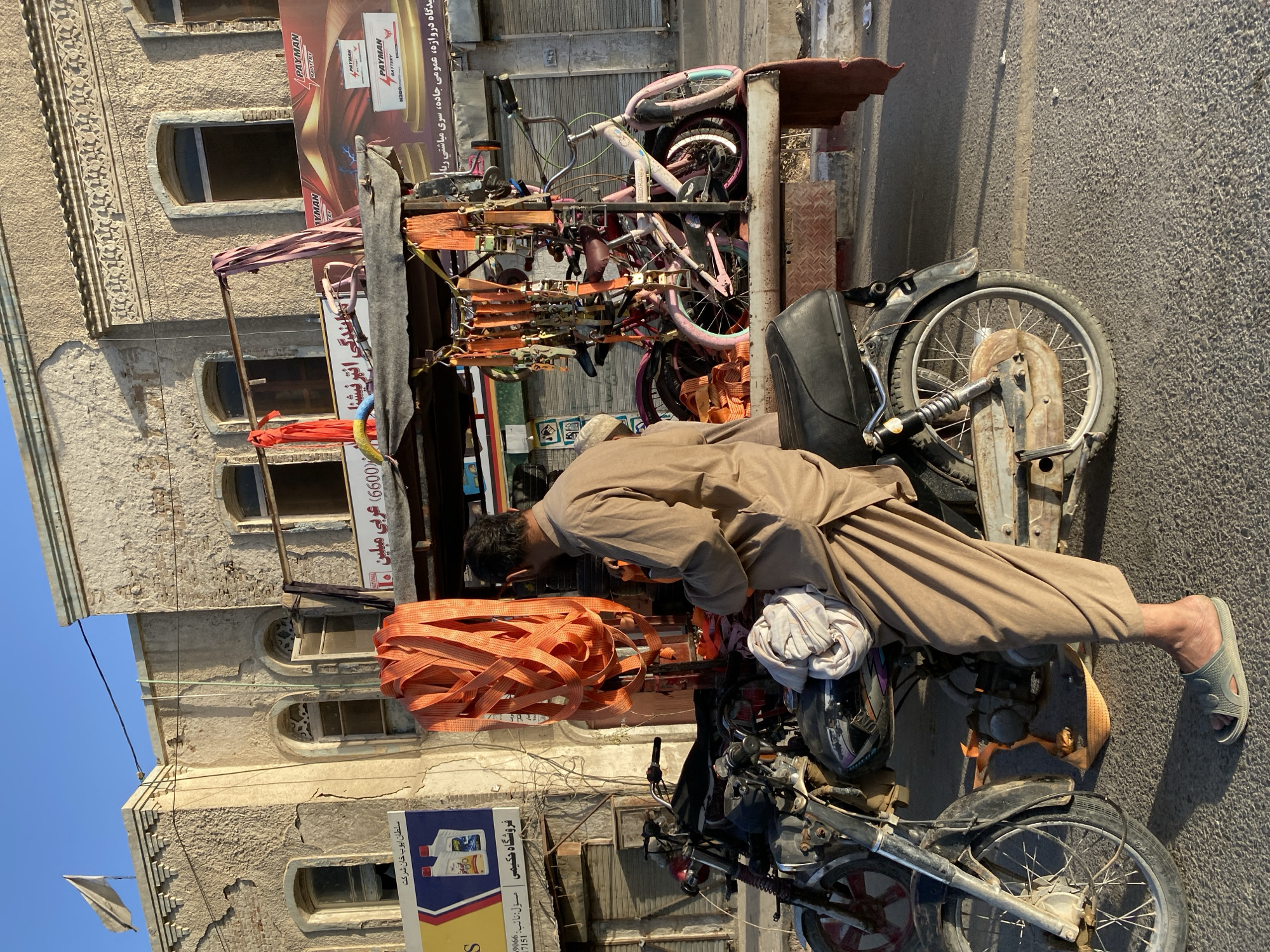 Daily marketplace activity observed in Kandahar, Afghanistan