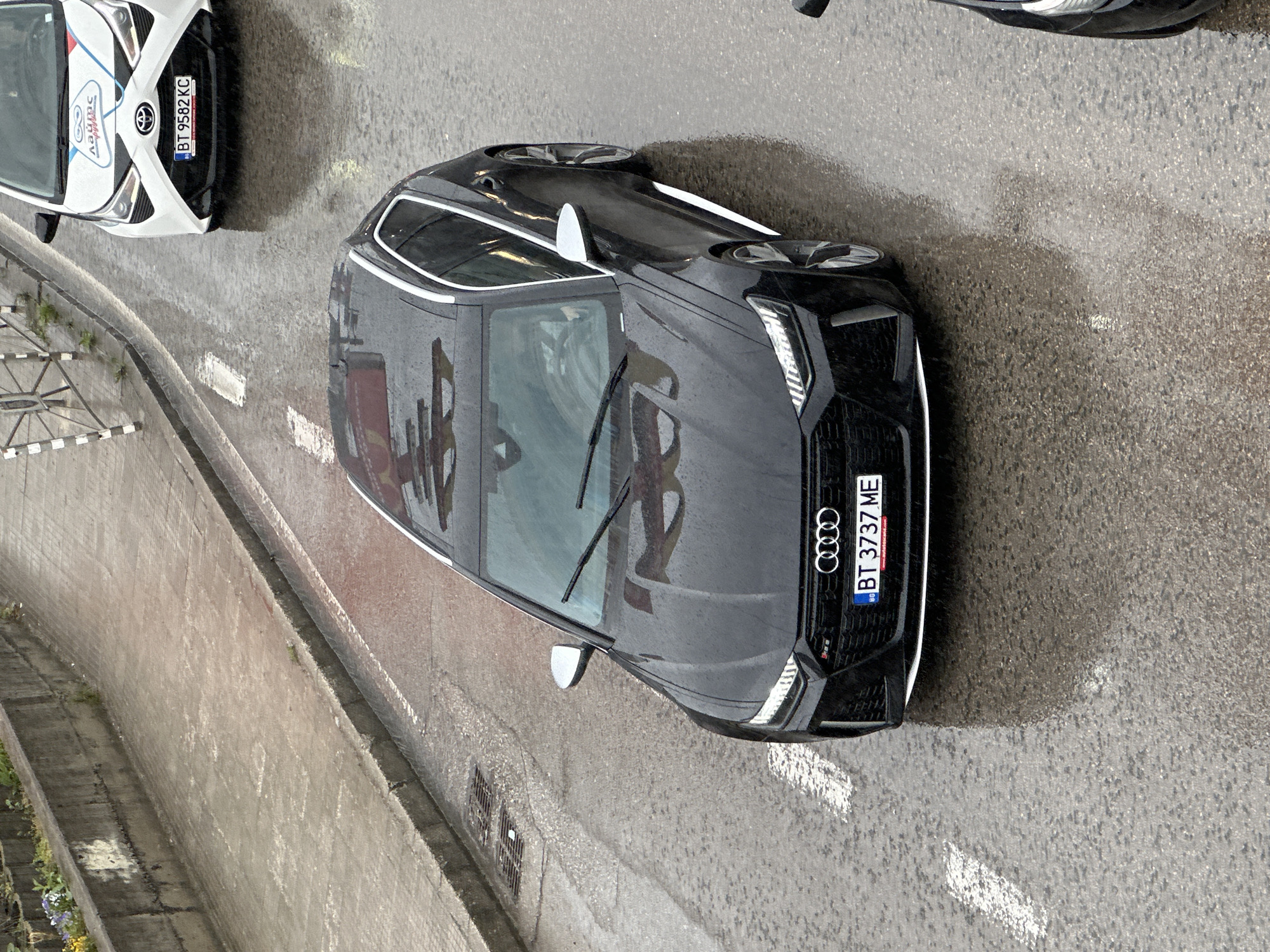 Rainy weather causes traffic backup in Veliko Tarnovo, Bulgaria
