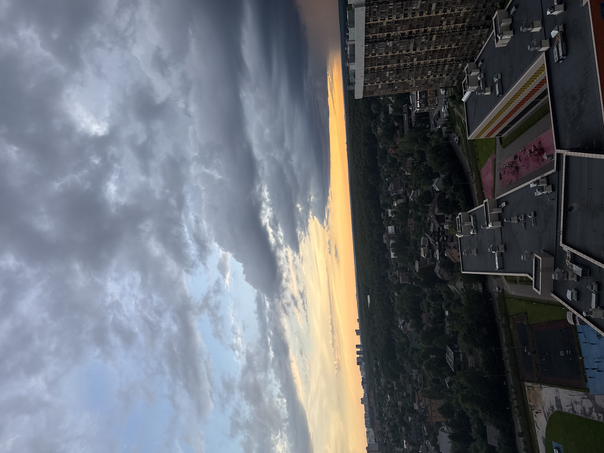 Odintsovo at dusk: dramatic skies and street-level murals