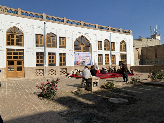Morning gathering draws dozens to Kandahar mosque complex
