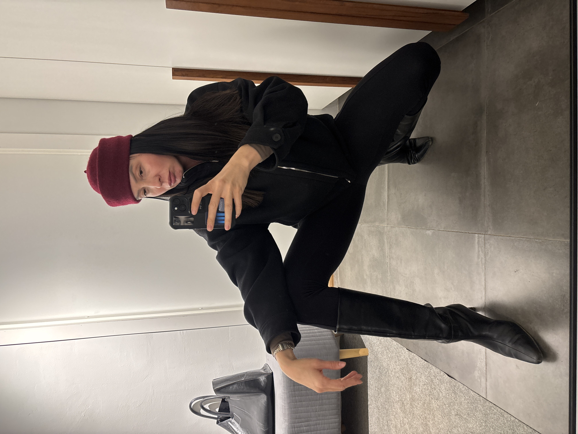 Woman documents morning routine through selfies in Chaikovsky, Russia