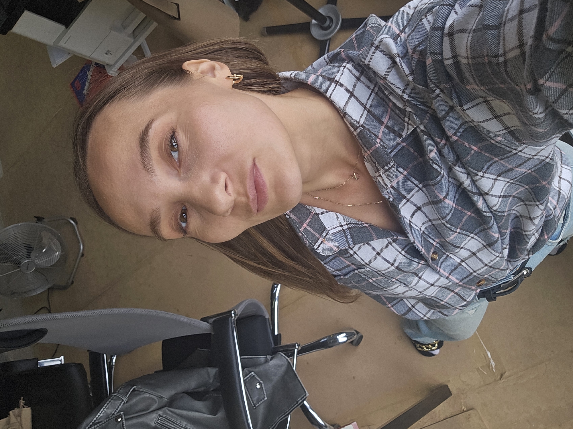 Woman's ordinary office moments captured in Chaikovsky workplace