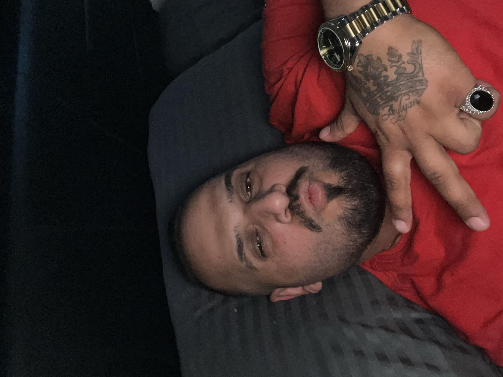 Man photographed resting, later displays certificate achievement