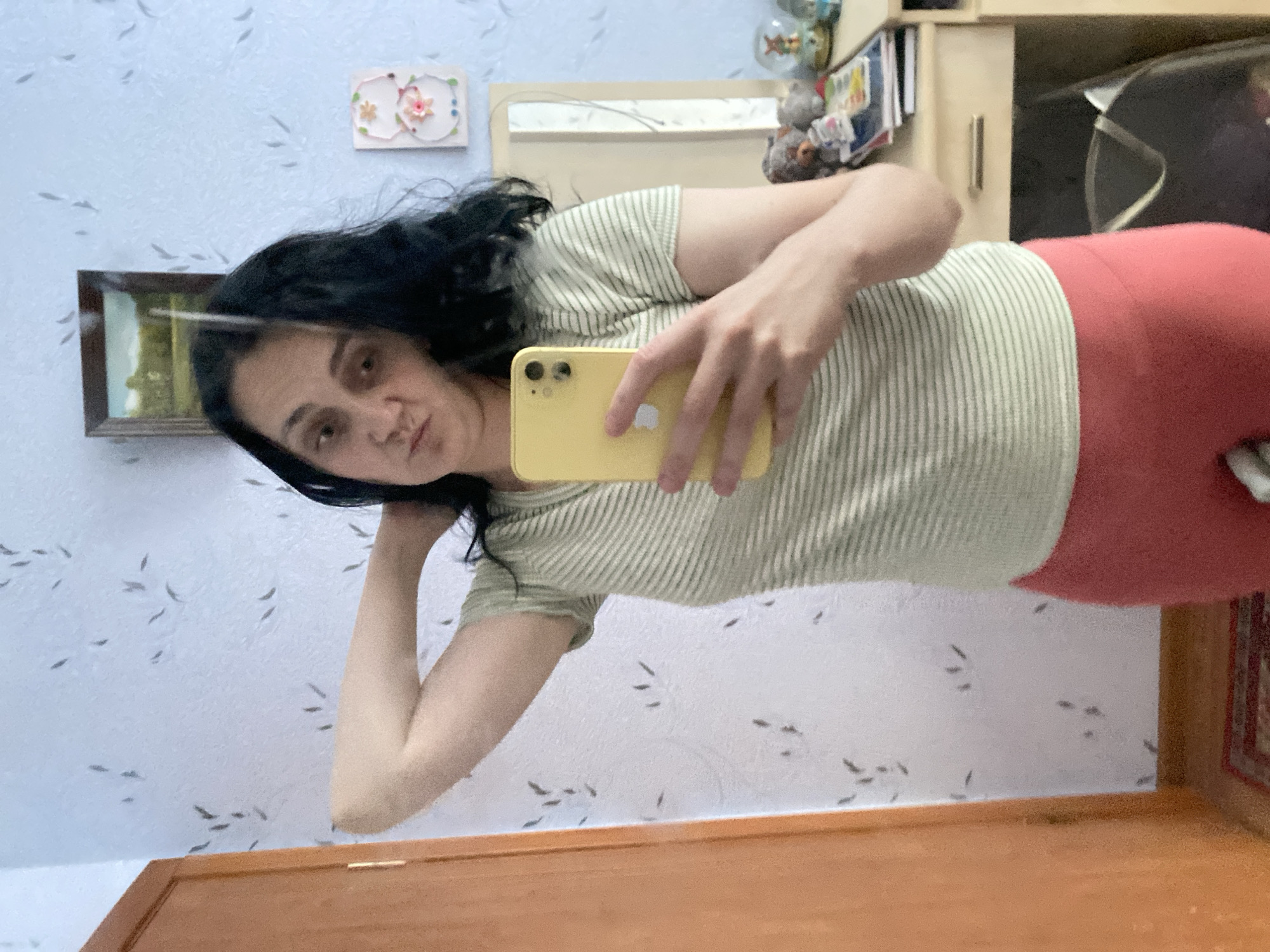 Selfie session across multiple outfits and indoor/outdoor spots