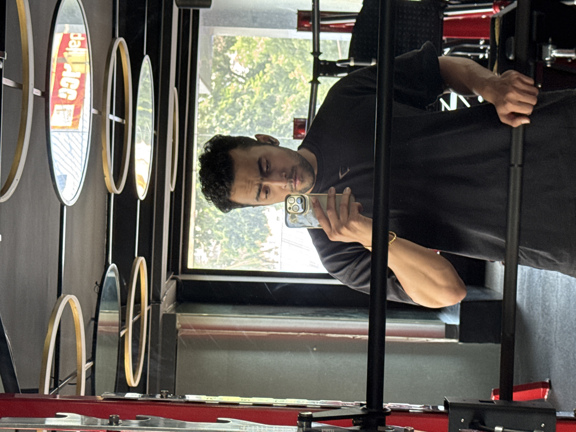 Gym mirror selfie session in Kolkata