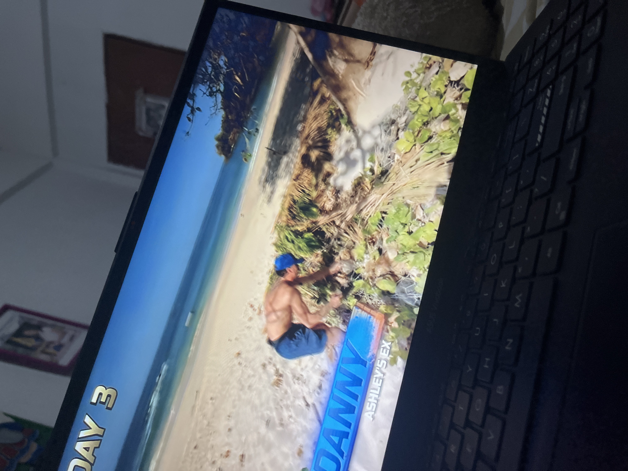 Reality TV binge-watching session documented in Santa Ana, Venezuela