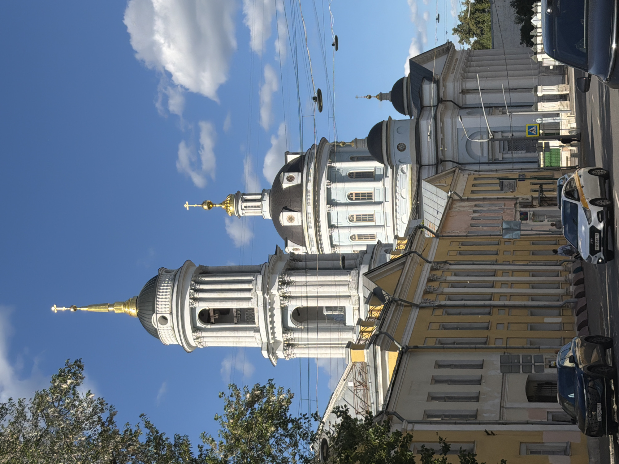 Orthodox churches and street life in central Moscow