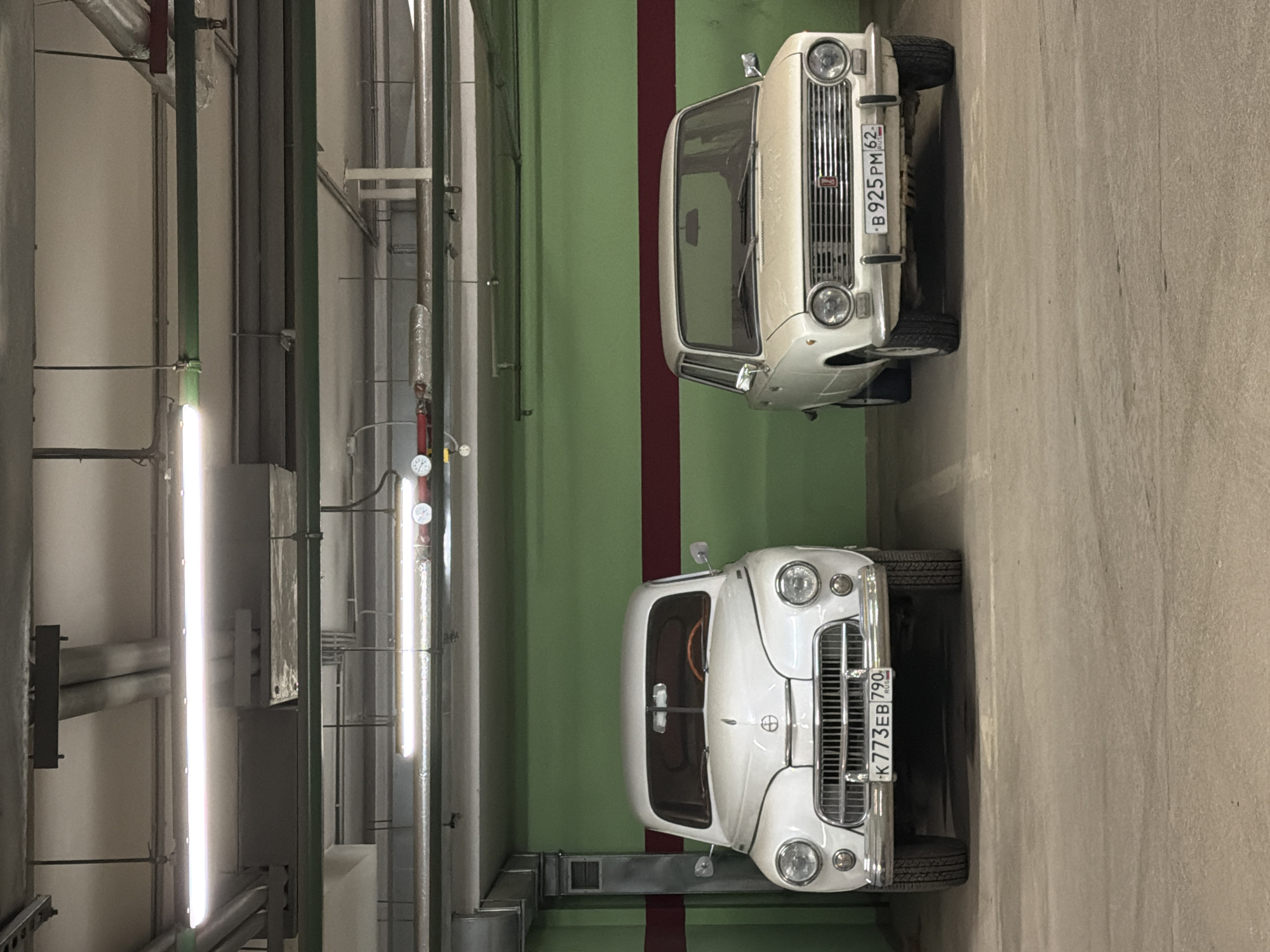 Vintage cars spotted in Ryazan indoor parking facility