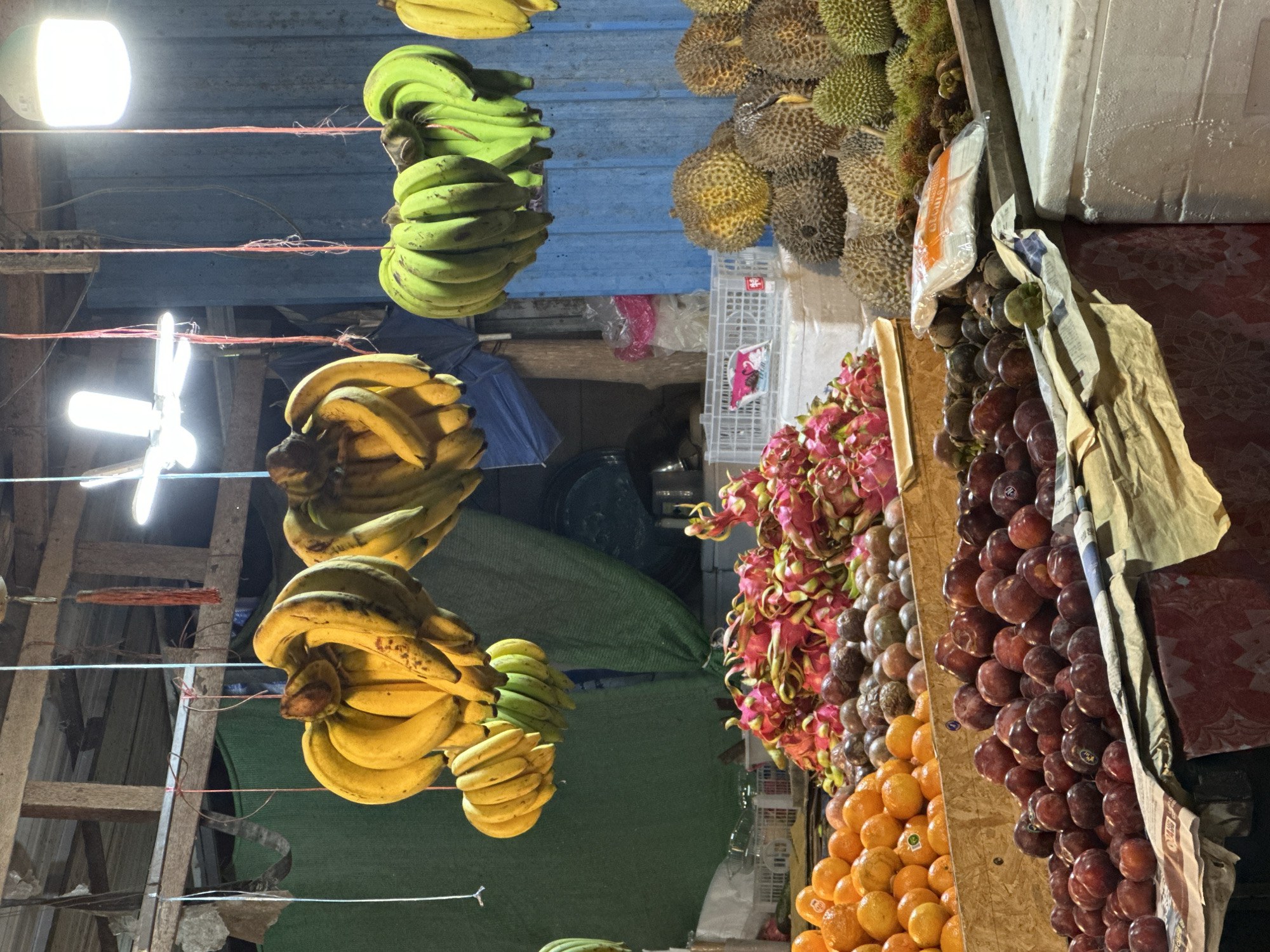 Night market browsing and street scenes on Koh Phangan