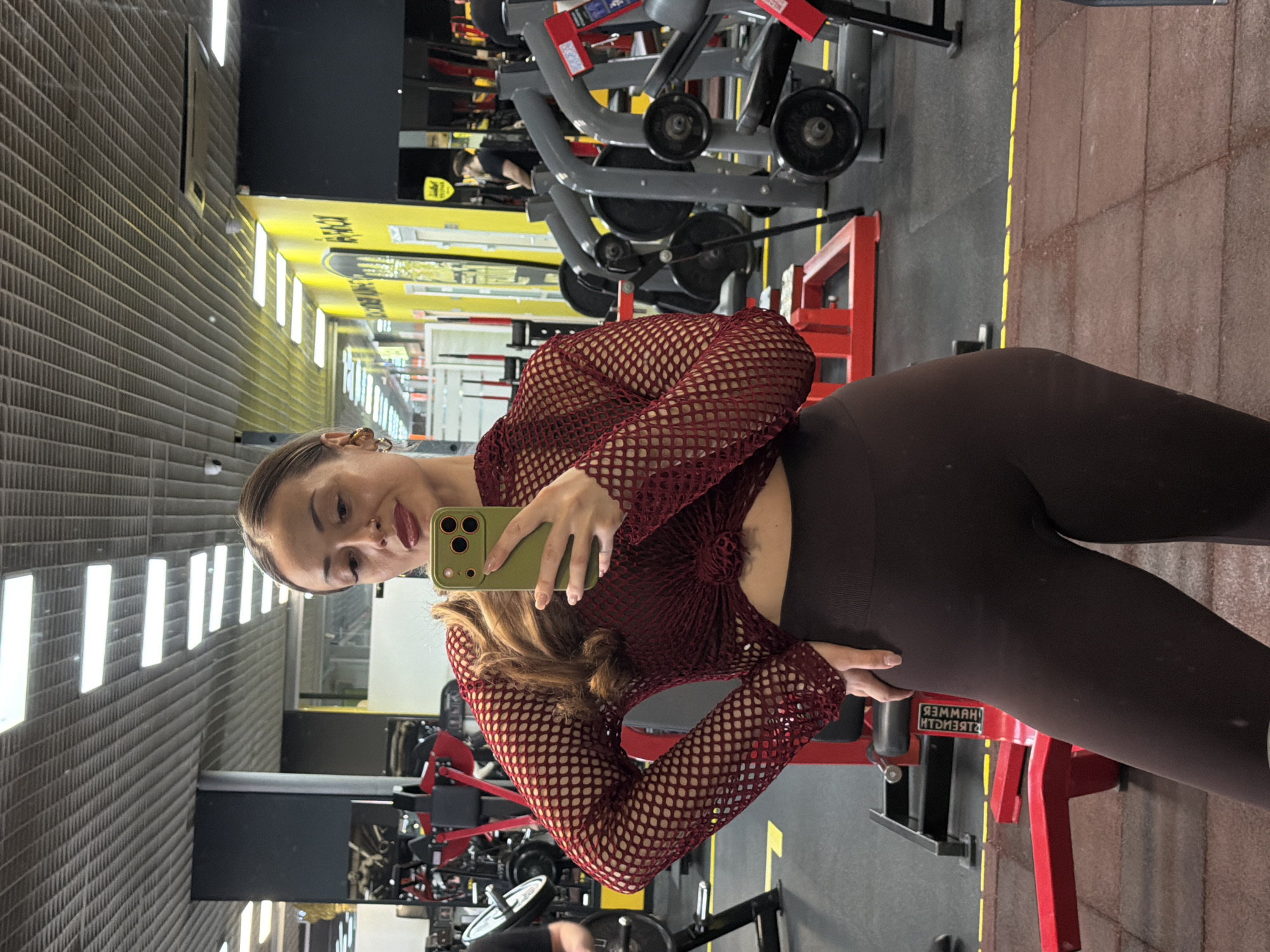 Woman documents morning workout and jewelry shopping in Krasnoyarsk