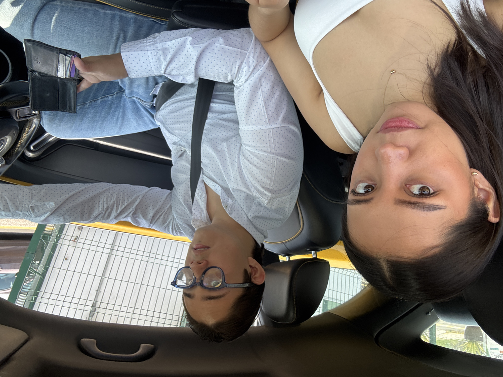 Two people observed inside vehicle in Puebla, Mexico