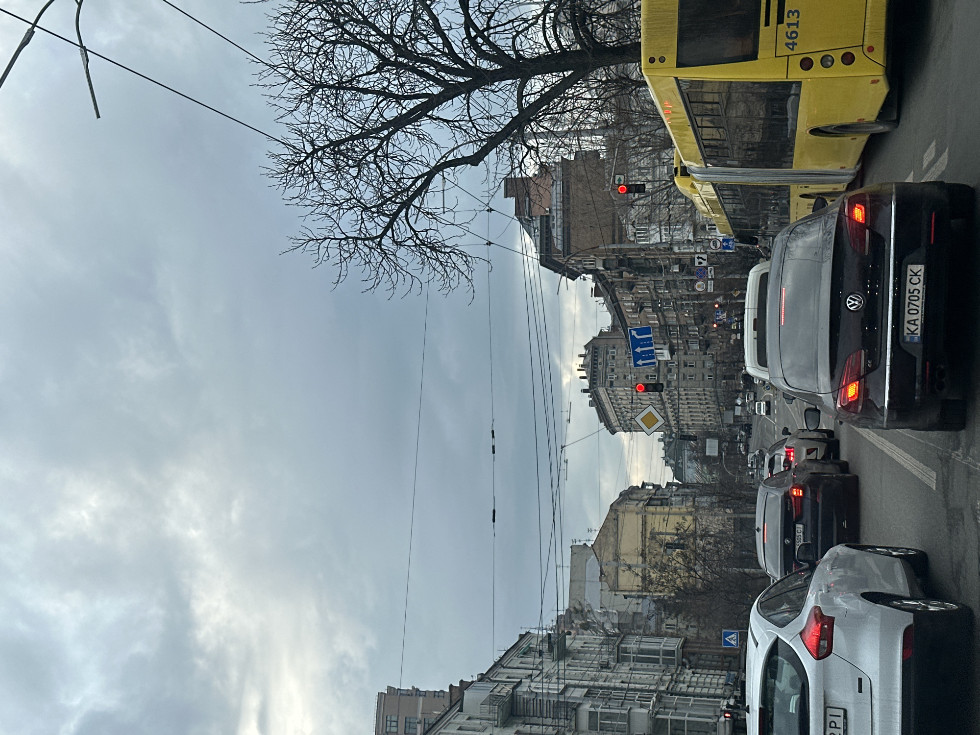 Early morning street scenes documented across central Kyiv