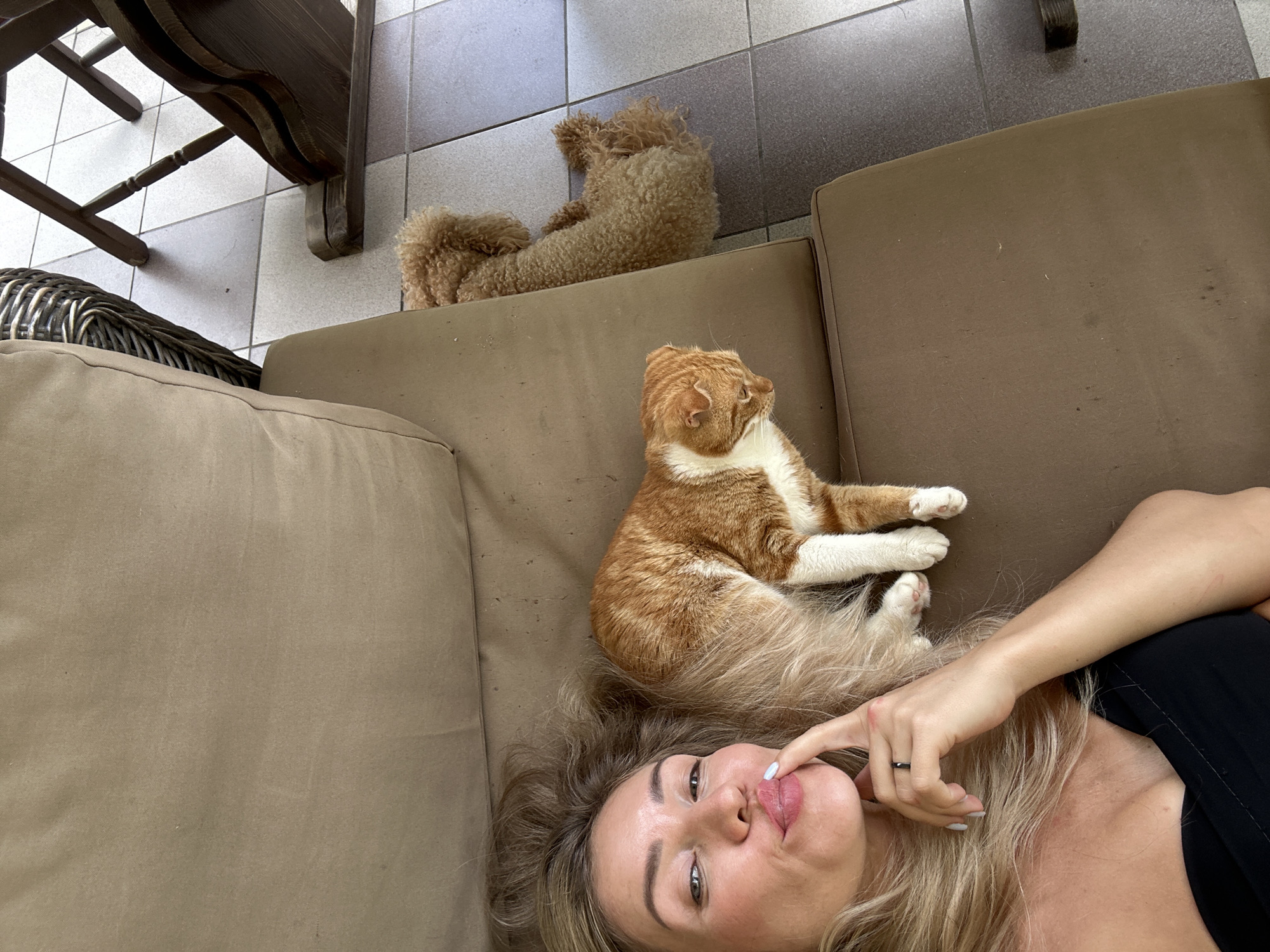 Backyard photo session with pets in Armavir, Russia
