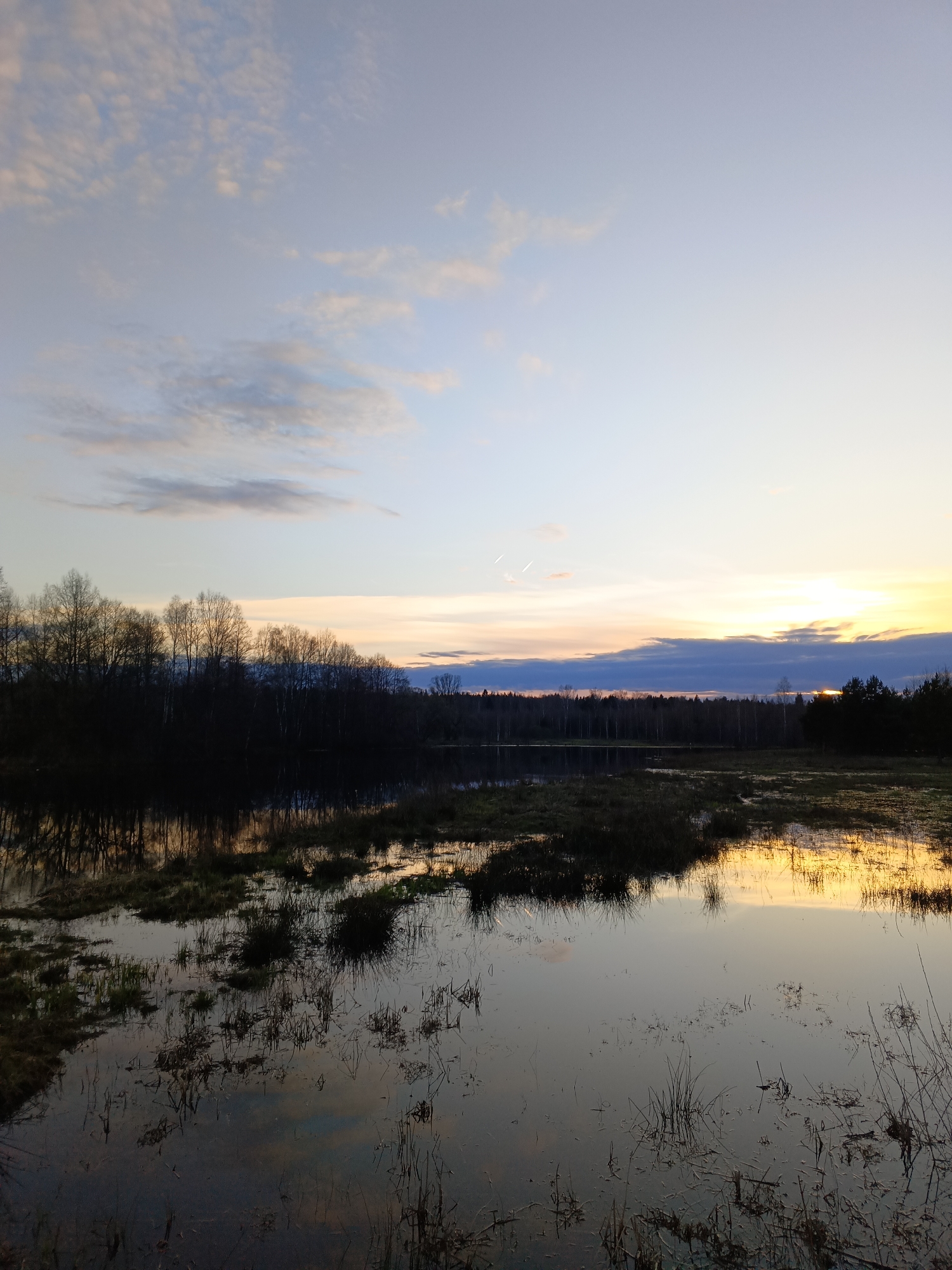 Visitor documents sunset scenes around Красный Маяк, Russia