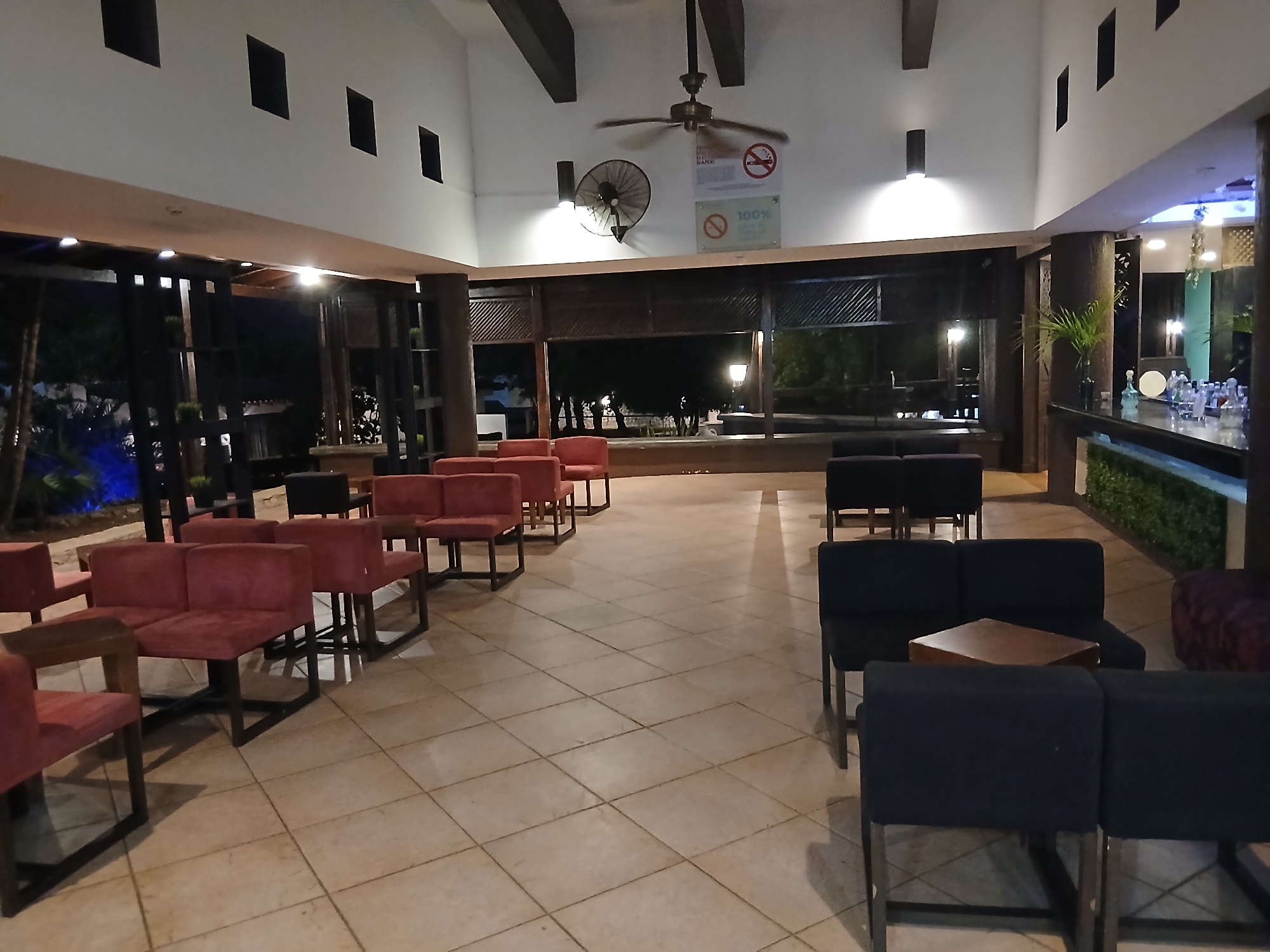 Evening scenes documented at Playa El Agua resort area