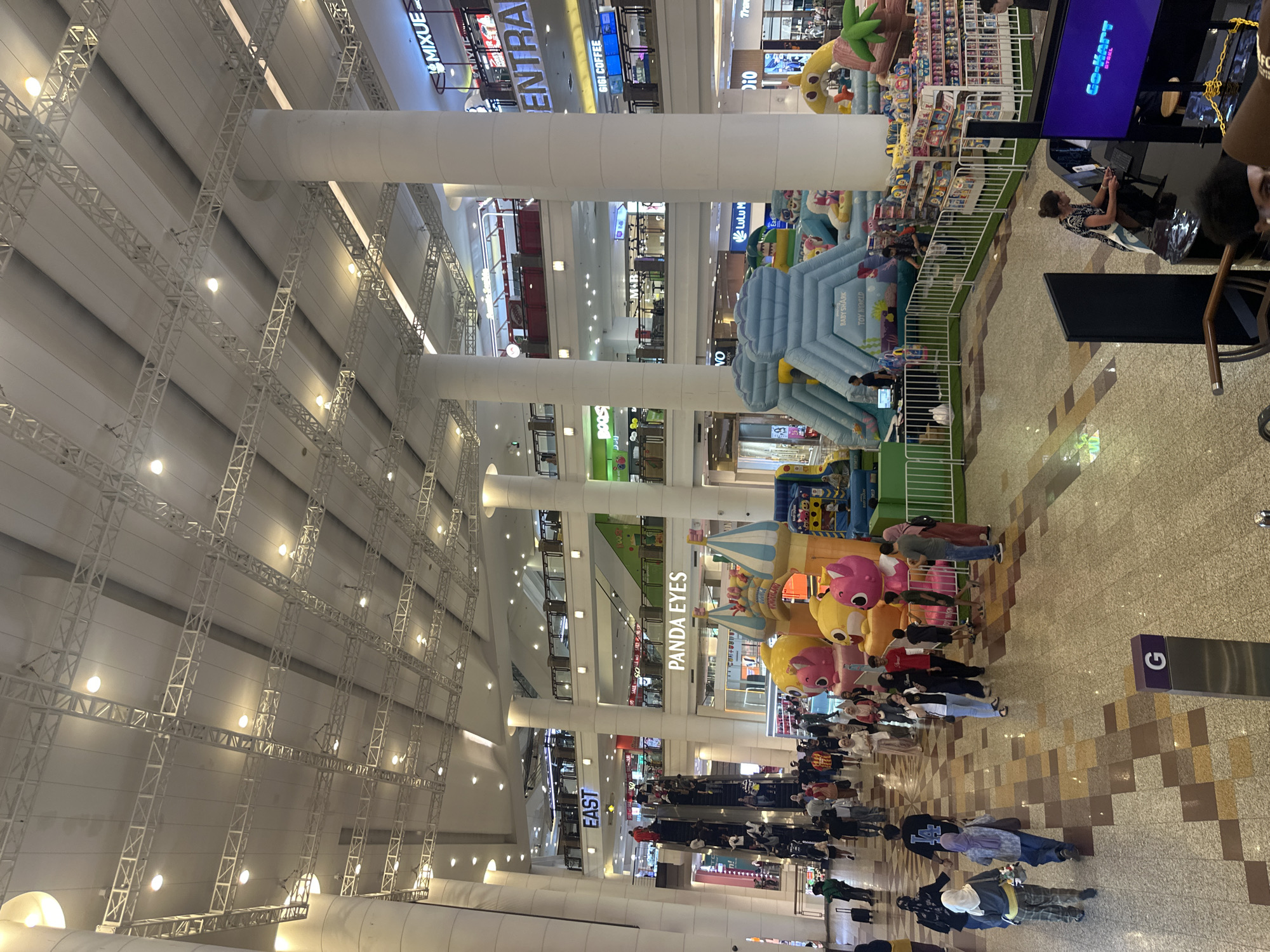Tourist documents mall-hopping tour through central Kuala Lumpur