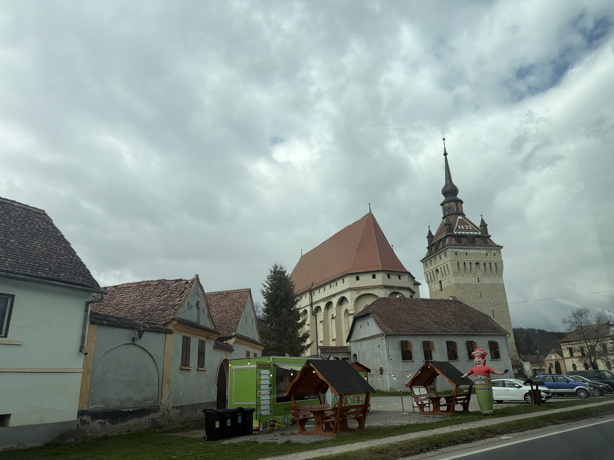 Historic building with 1832 roof marking observed in Saschiz, Romania