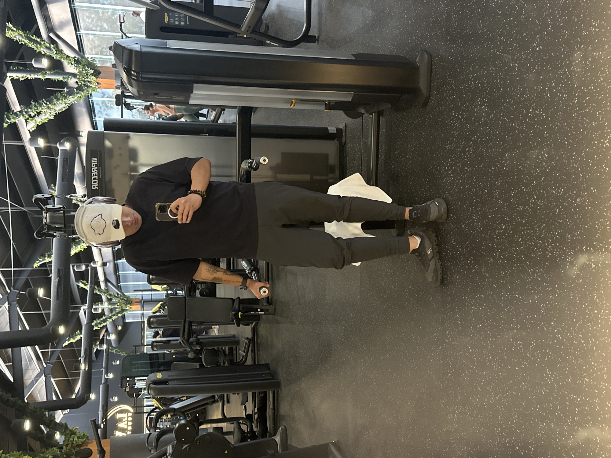 Late night gym session captured in Tlaxcalancingo, Mexico