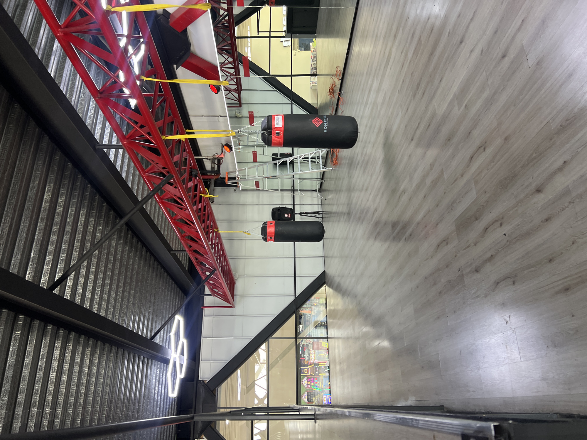 Evening workout session observed at Cholula gymnasium